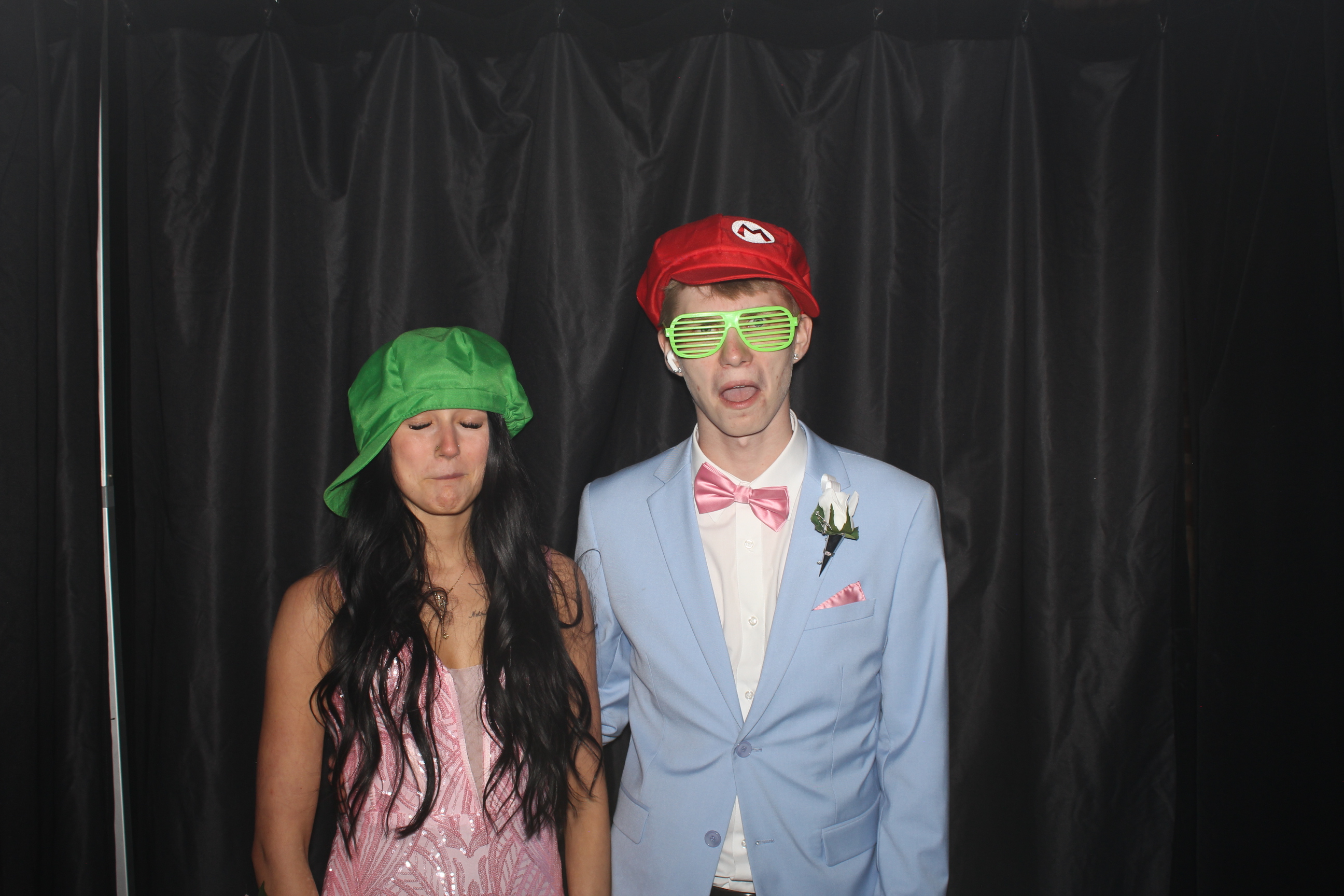 Reading Junior Senior Prom | View more photos from the event at gallery.photoboothcincy.com/u/PhotoBoothCincy/Reading-Junior-Senior-Prom-0