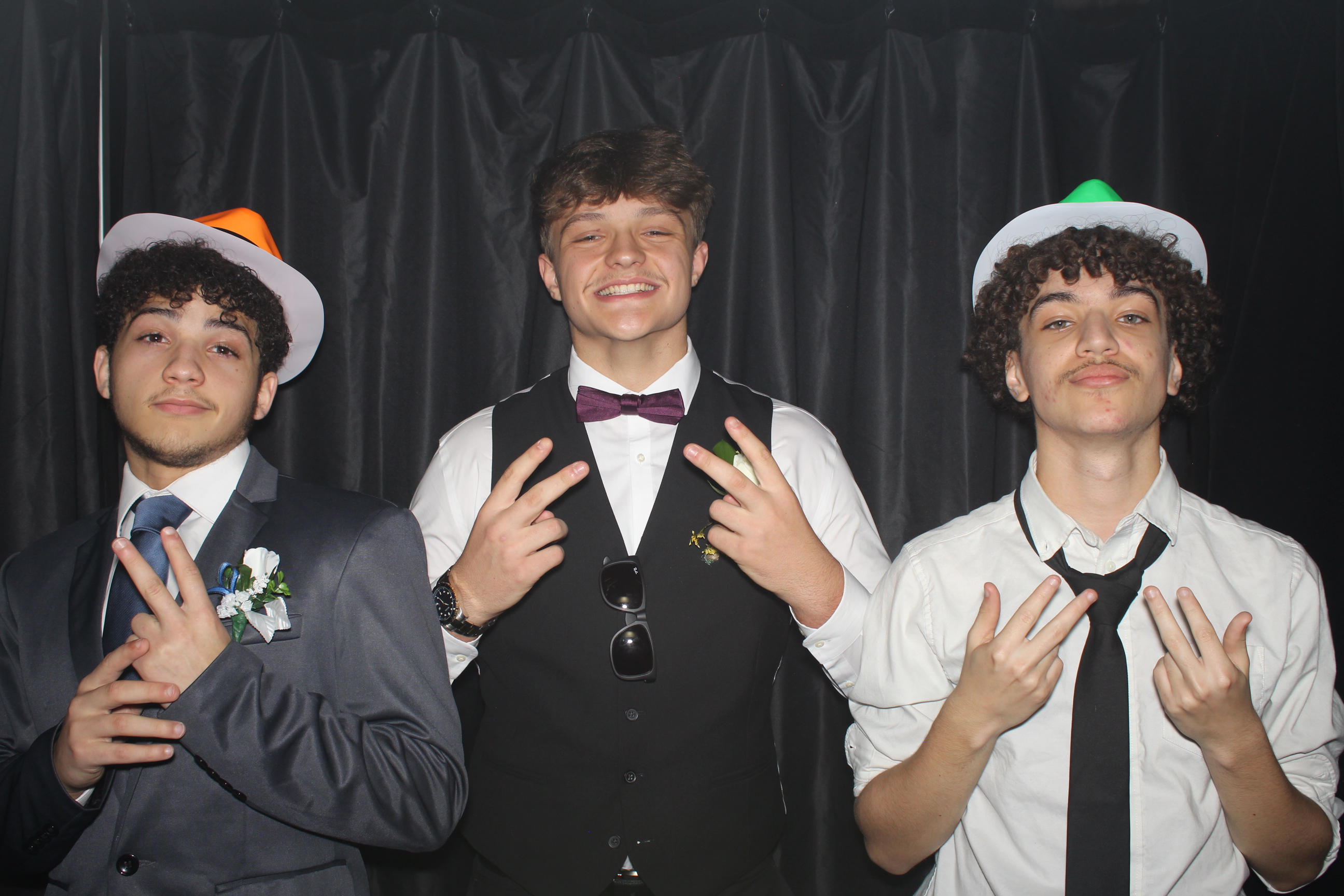 Reading Junior Senior Prom | View more photos from the event at gallery.photoboothcincy.com/u/PhotoBoothCincy/Reading-Junior-Senior-Prom-0
