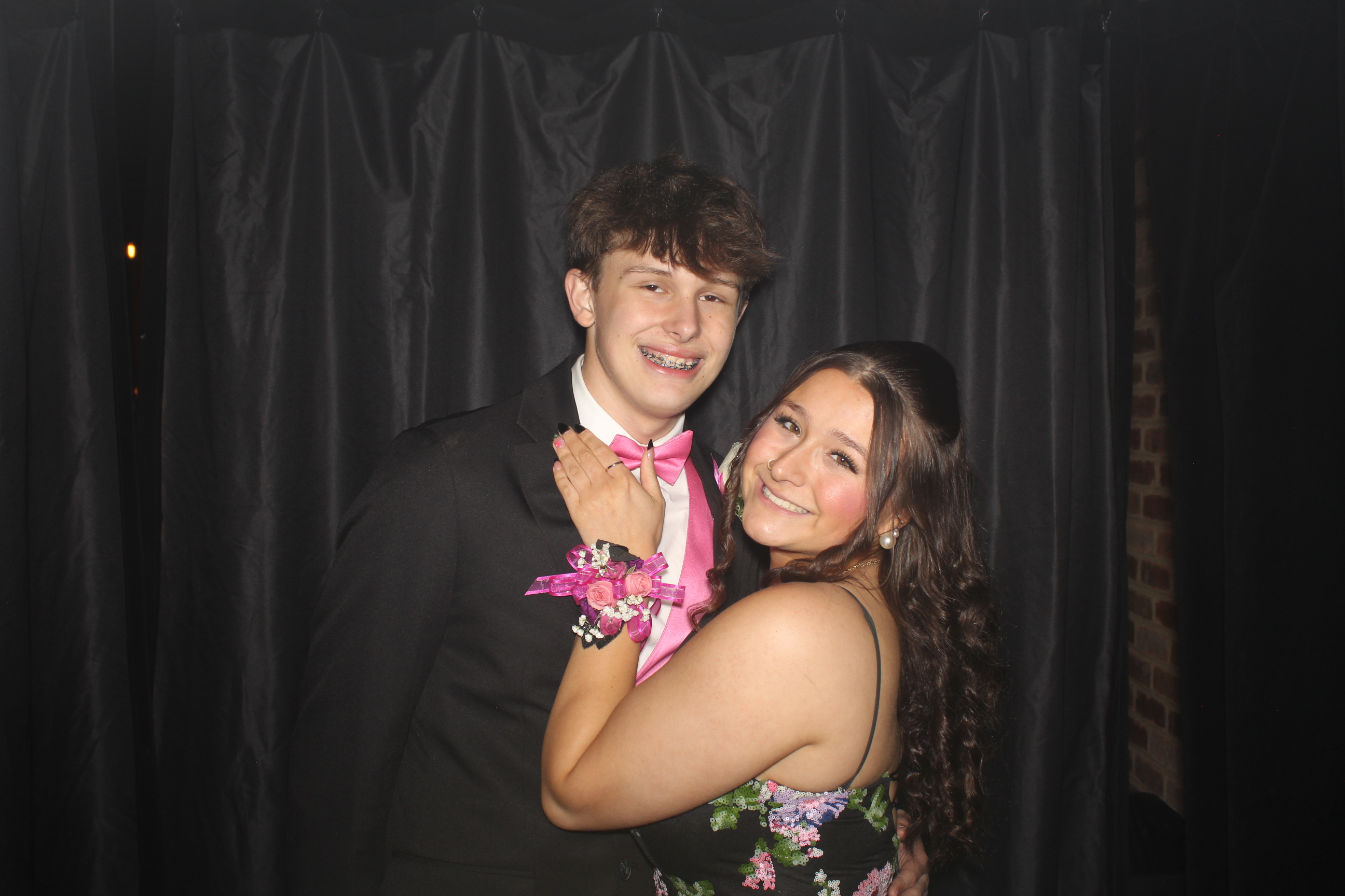 Reading Junior Senior Prom | View more photos from the event at gallery.photoboothcincy.com/u/PhotoBoothCincy/Reading-Junior-Senior-Prom-0