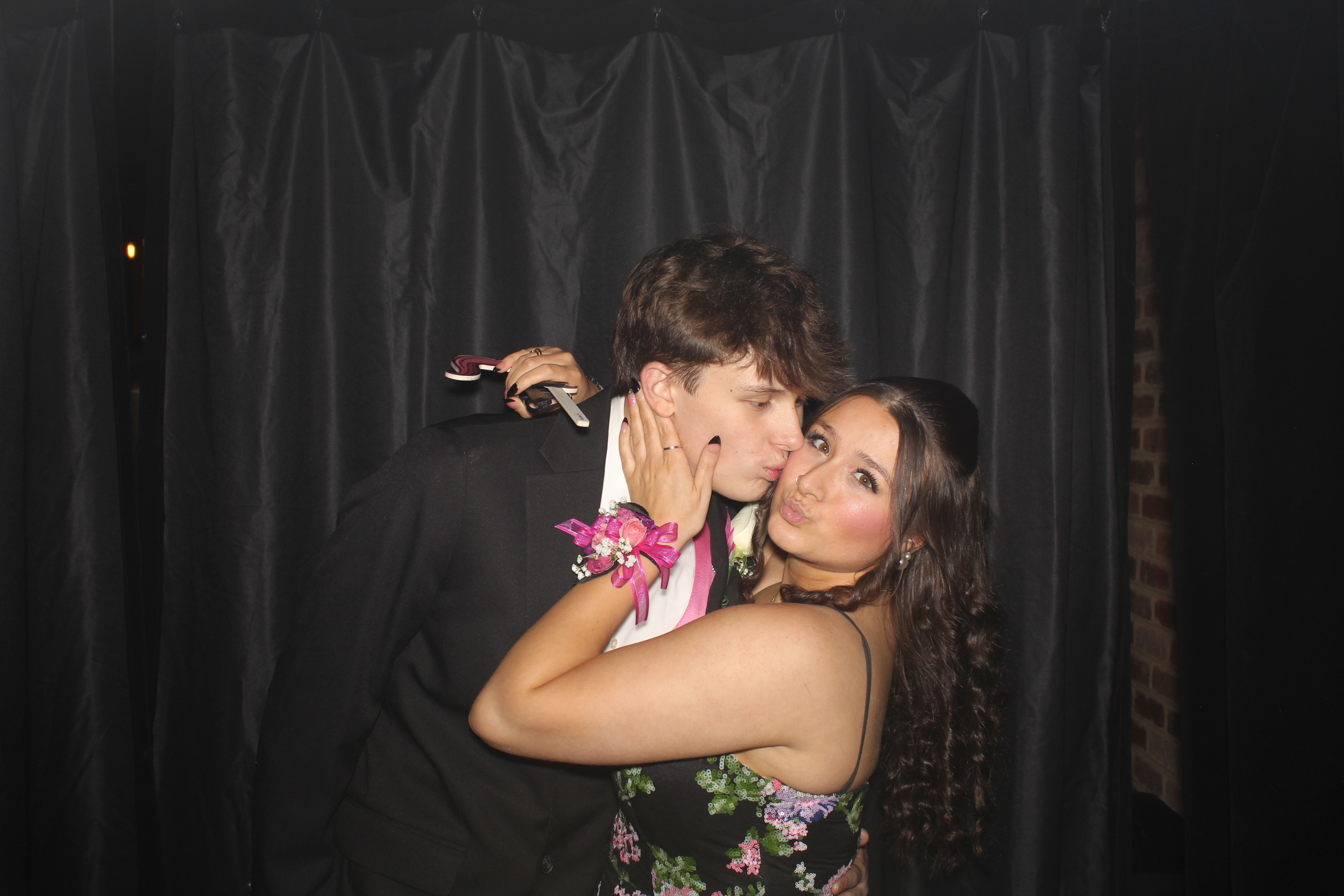 Reading Junior Senior Prom | View more photos from the event at gallery.photoboothcincy.com/u/PhotoBoothCincy/Reading-Junior-Senior-Prom-0