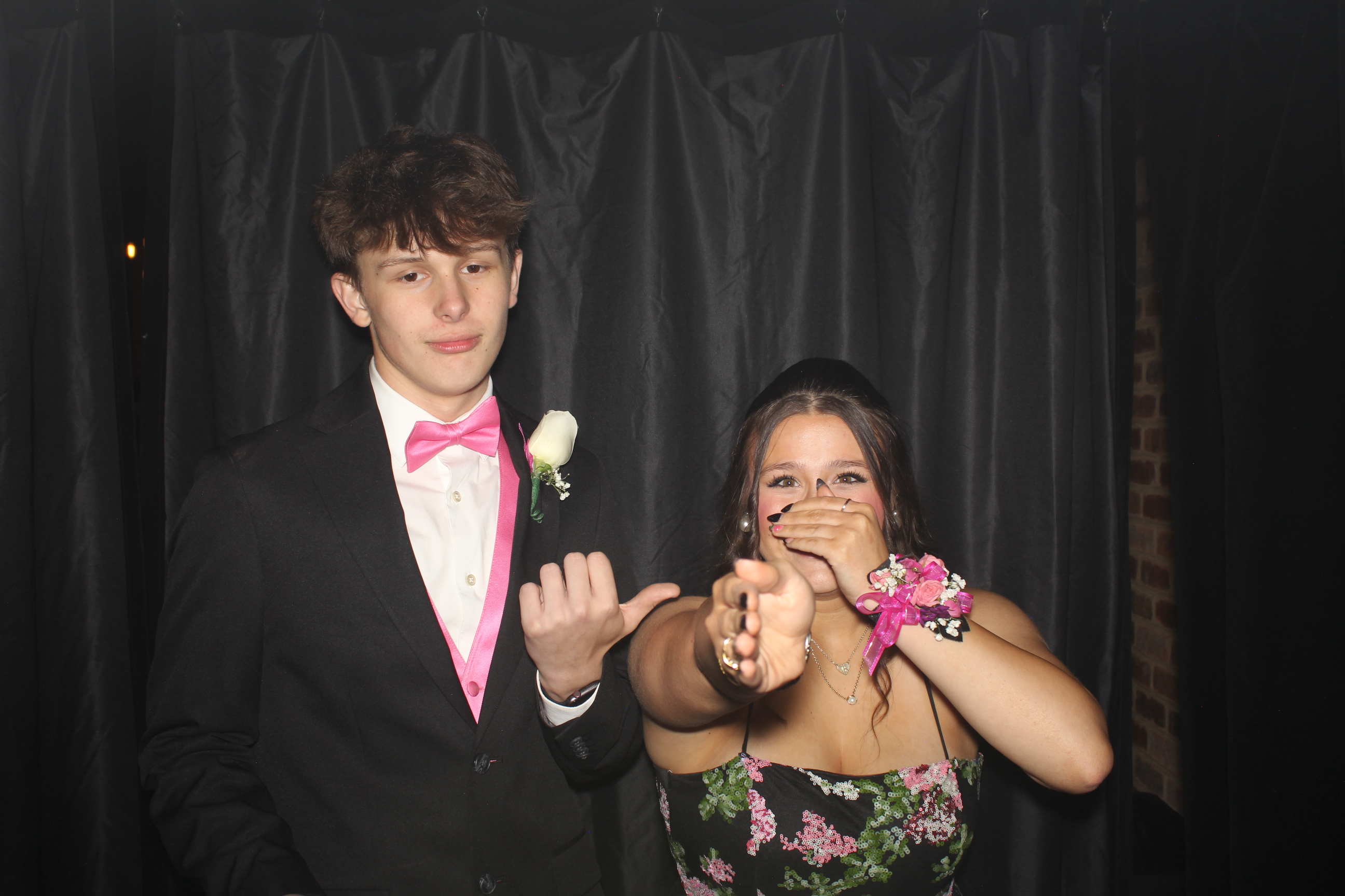 Reading Junior Senior Prom | View more photos from the event at gallery.photoboothcincy.com/u/PhotoBoothCincy/Reading-Junior-Senior-Prom-0