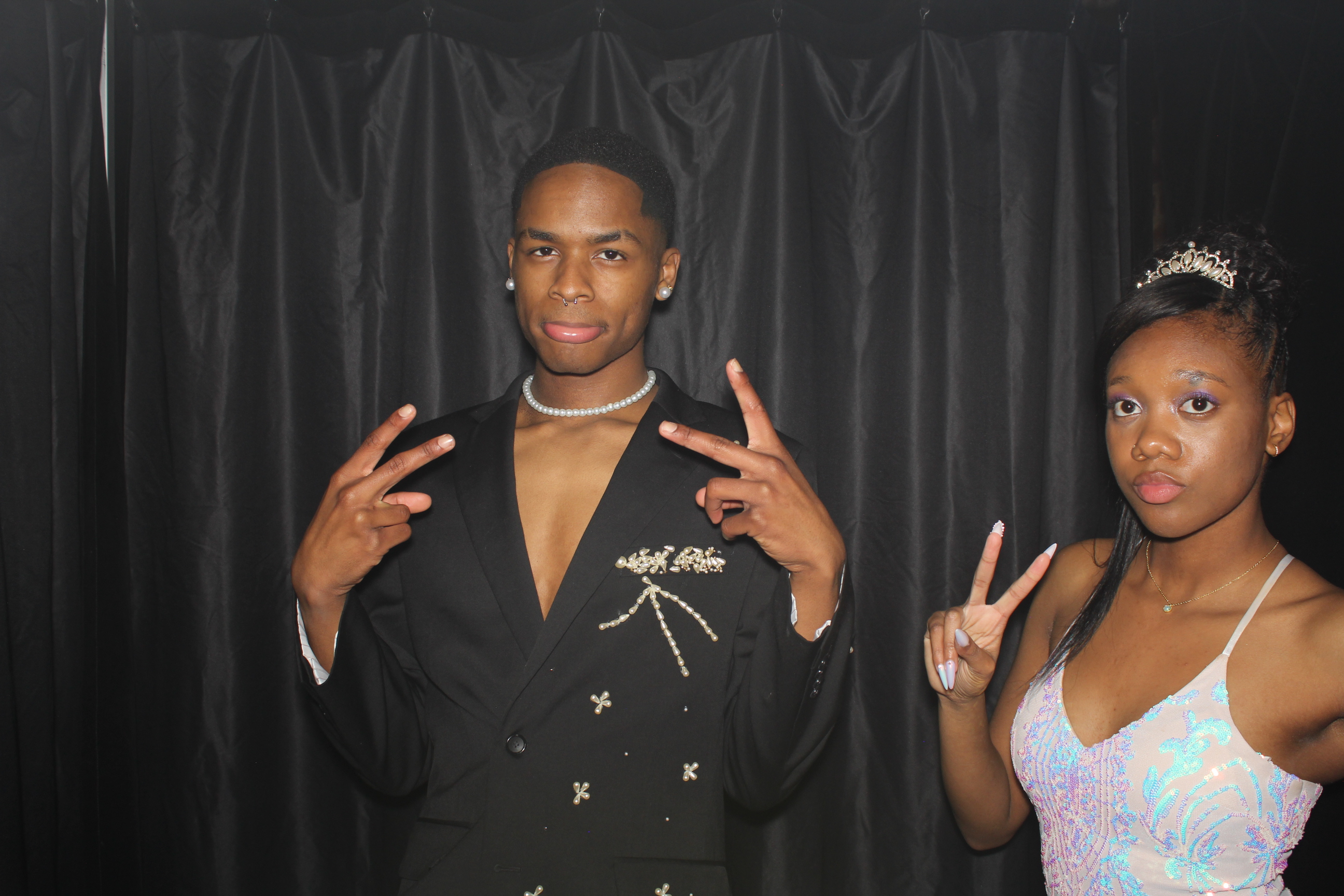 Reading Junior Senior Prom | View more photos from the event at gallery.photoboothcincy.com/u/PhotoBoothCincy/Reading-Junior-Senior-Prom-0