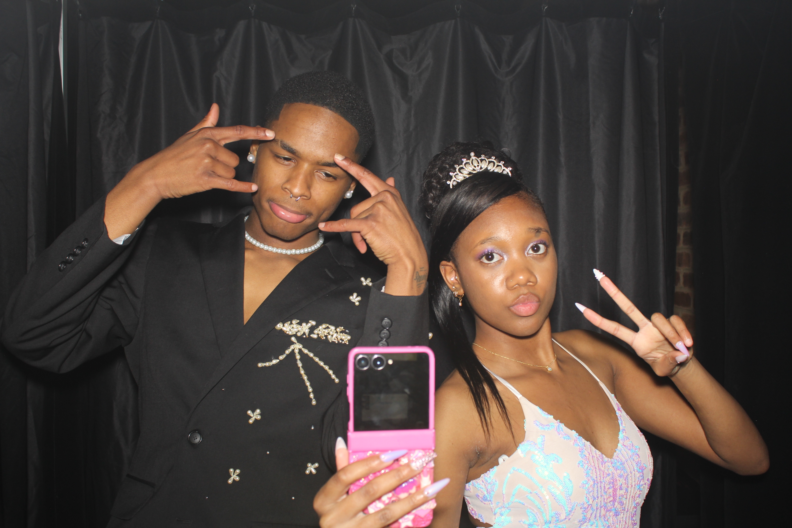 Reading Junior Senior Prom | View more photos from the event at gallery.photoboothcincy.com/u/PhotoBoothCincy/Reading-Junior-Senior-Prom-0