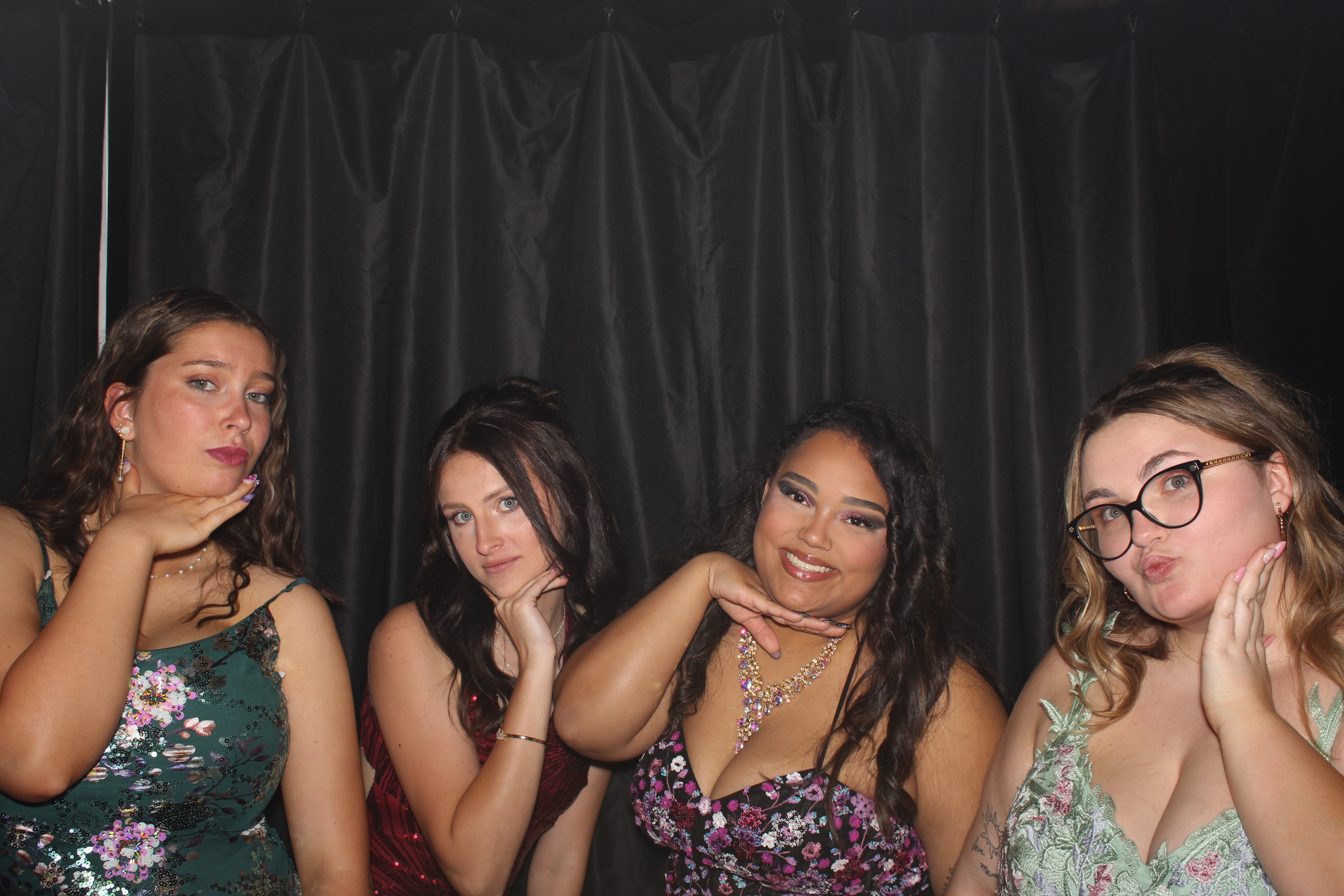 Reading Junior Senior Prom | View more photos from the event at gallery.photoboothcincy.com/u/PhotoBoothCincy/Reading-Junior-Senior-Prom-0