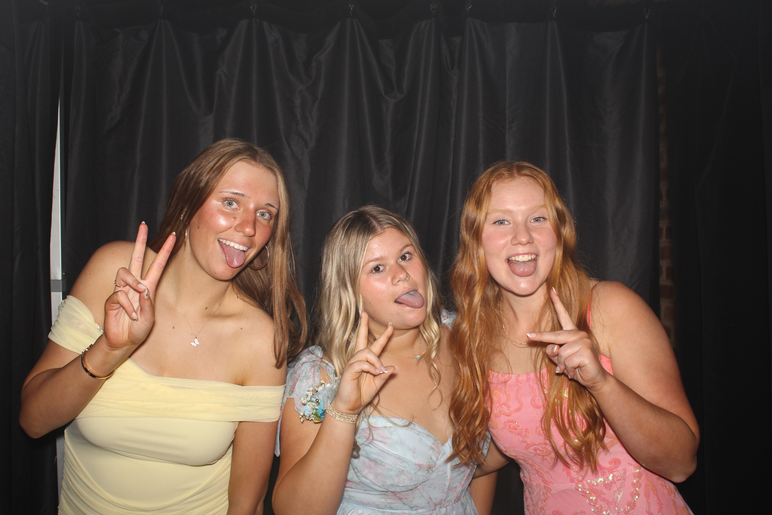 Reading Junior Senior Prom | View more photos from the event at gallery.photoboothcincy.com/u/PhotoBoothCincy/Reading-Junior-Senior-Prom-0