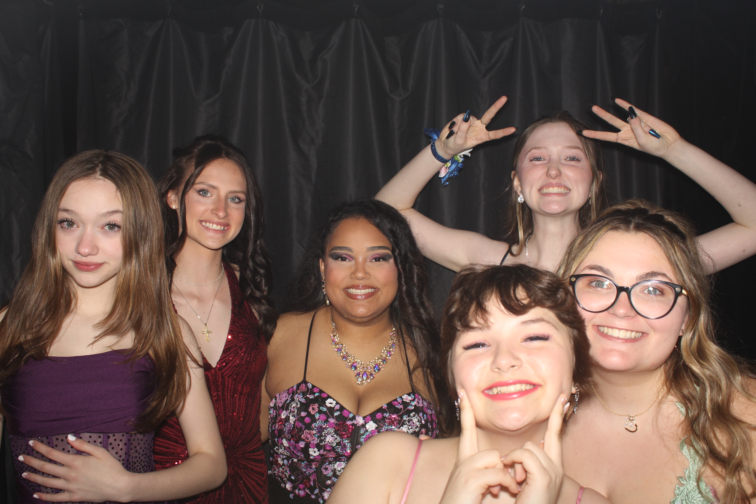 Reading Junior Senior Prom | View more photos from the event at gallery.photoboothcincy.com/u/PhotoBoothCincy/Reading-Junior-Senior-Prom-0