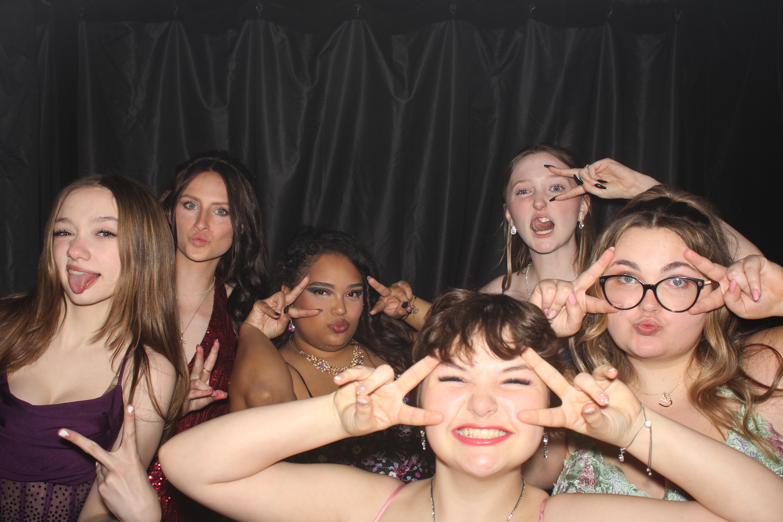 Reading Junior Senior Prom | View more photos from the event at gallery.photoboothcincy.com/u/PhotoBoothCincy/Reading-Junior-Senior-Prom-0