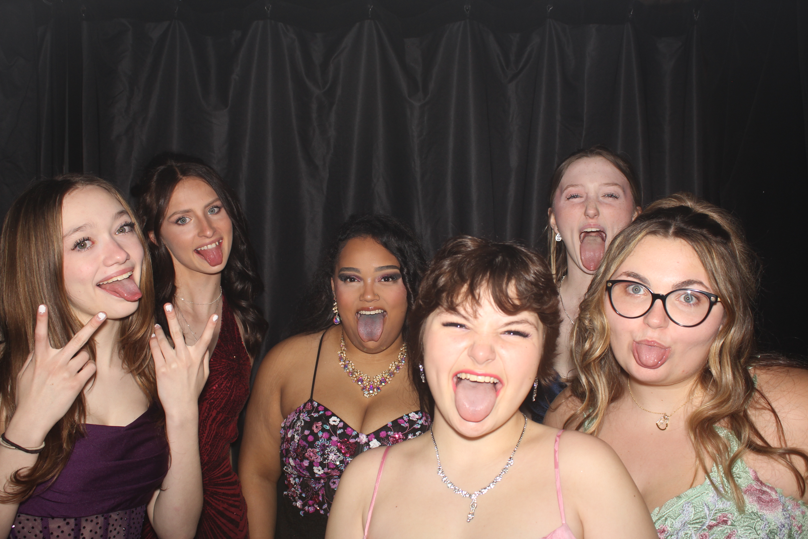 Reading Junior Senior Prom | View more photos from the event at gallery.photoboothcincy.com/u/PhotoBoothCincy/Reading-Junior-Senior-Prom-0