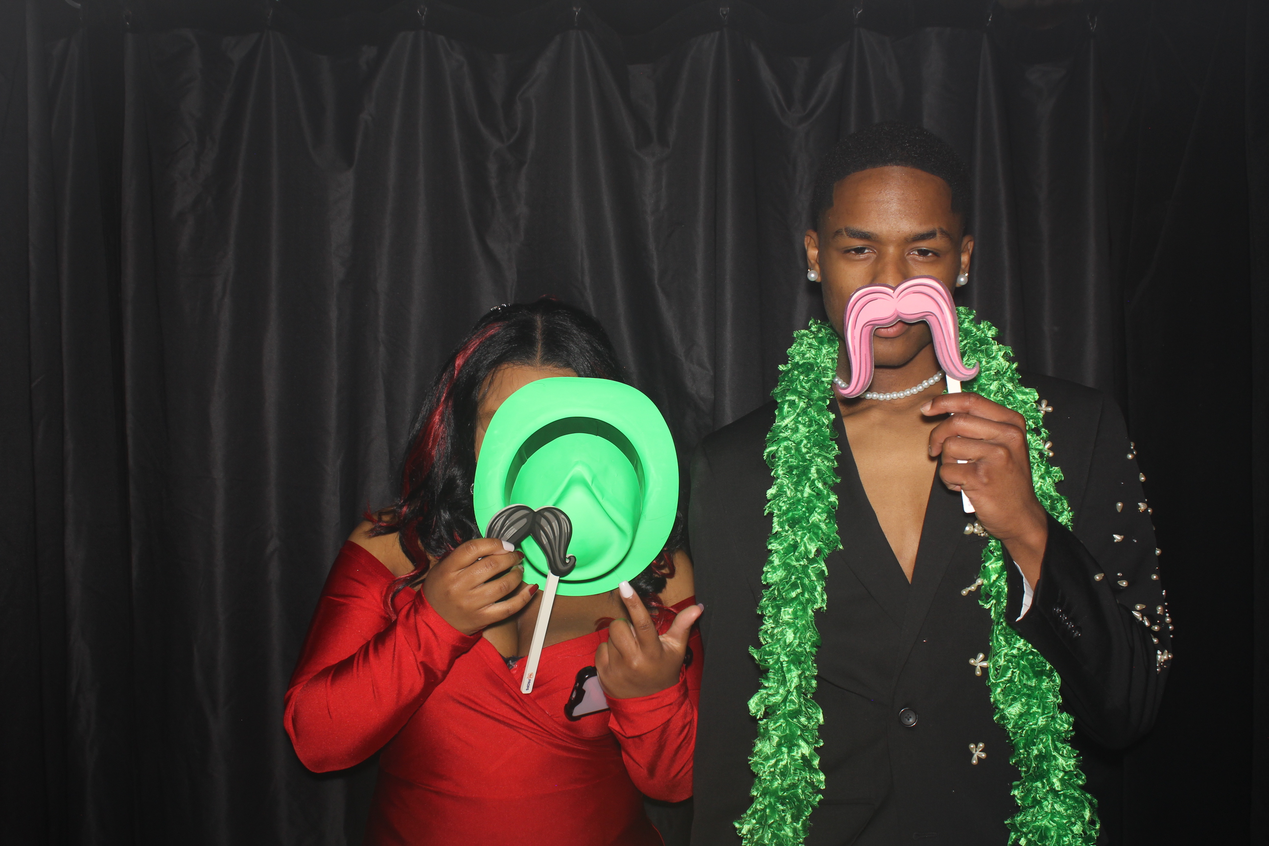 Reading Junior Senior Prom | View more photos from the event at gallery.photoboothcincy.com/u/PhotoBoothCincy/Reading-Junior-Senior-Prom-0