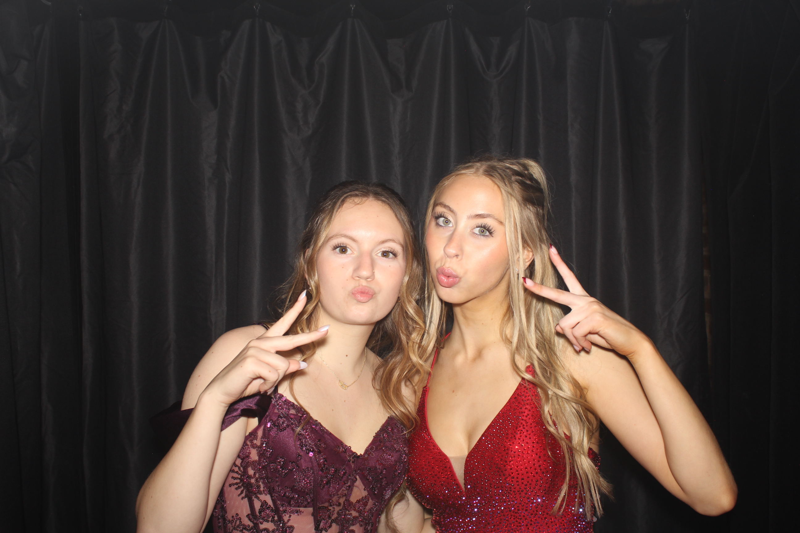 Reading Junior Senior Prom | View more photos from the event at gallery.photoboothcincy.com/u/PhotoBoothCincy/Reading-Junior-Senior-Prom-0