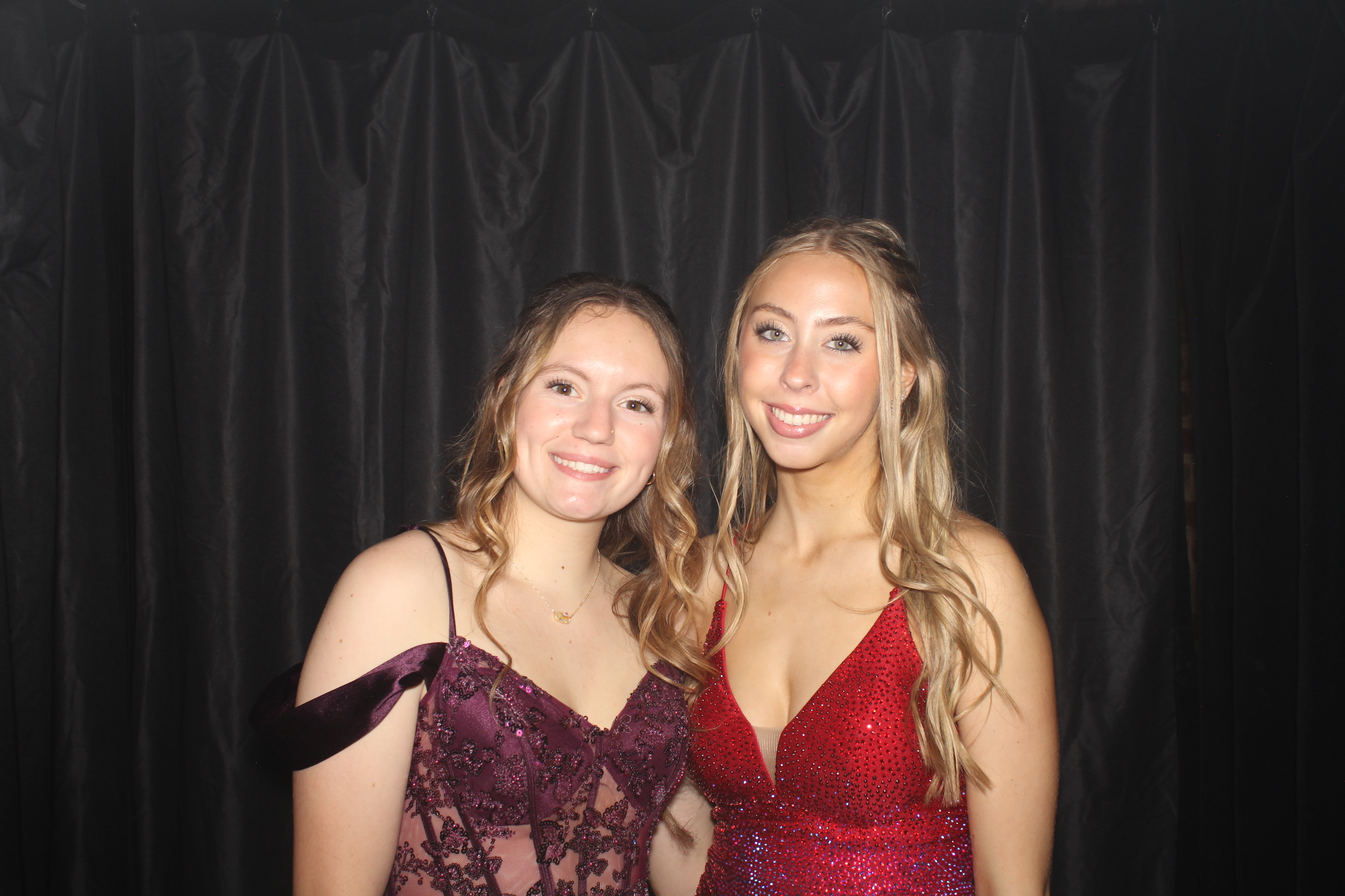 Reading Junior Senior Prom | View more photos from the event at gallery.photoboothcincy.com/u/PhotoBoothCincy/Reading-Junior-Senior-Prom-0