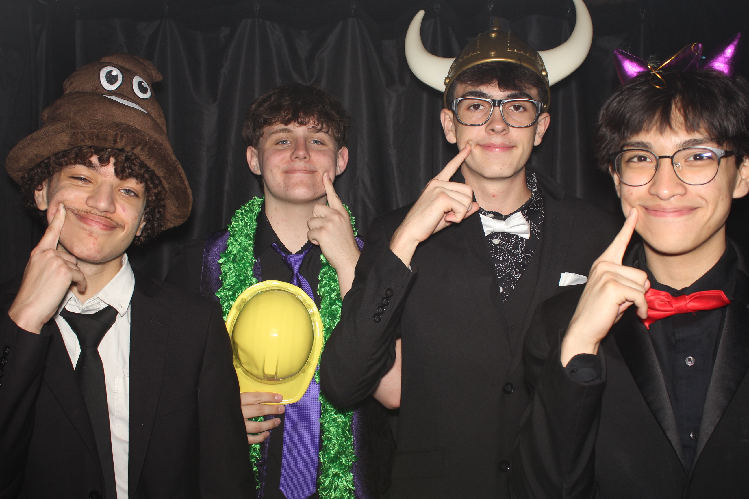 Reading Junior Senior Prom | View more photos from the event at gallery.photoboothcincy.com/u/PhotoBoothCincy/Reading-Junior-Senior-Prom-0