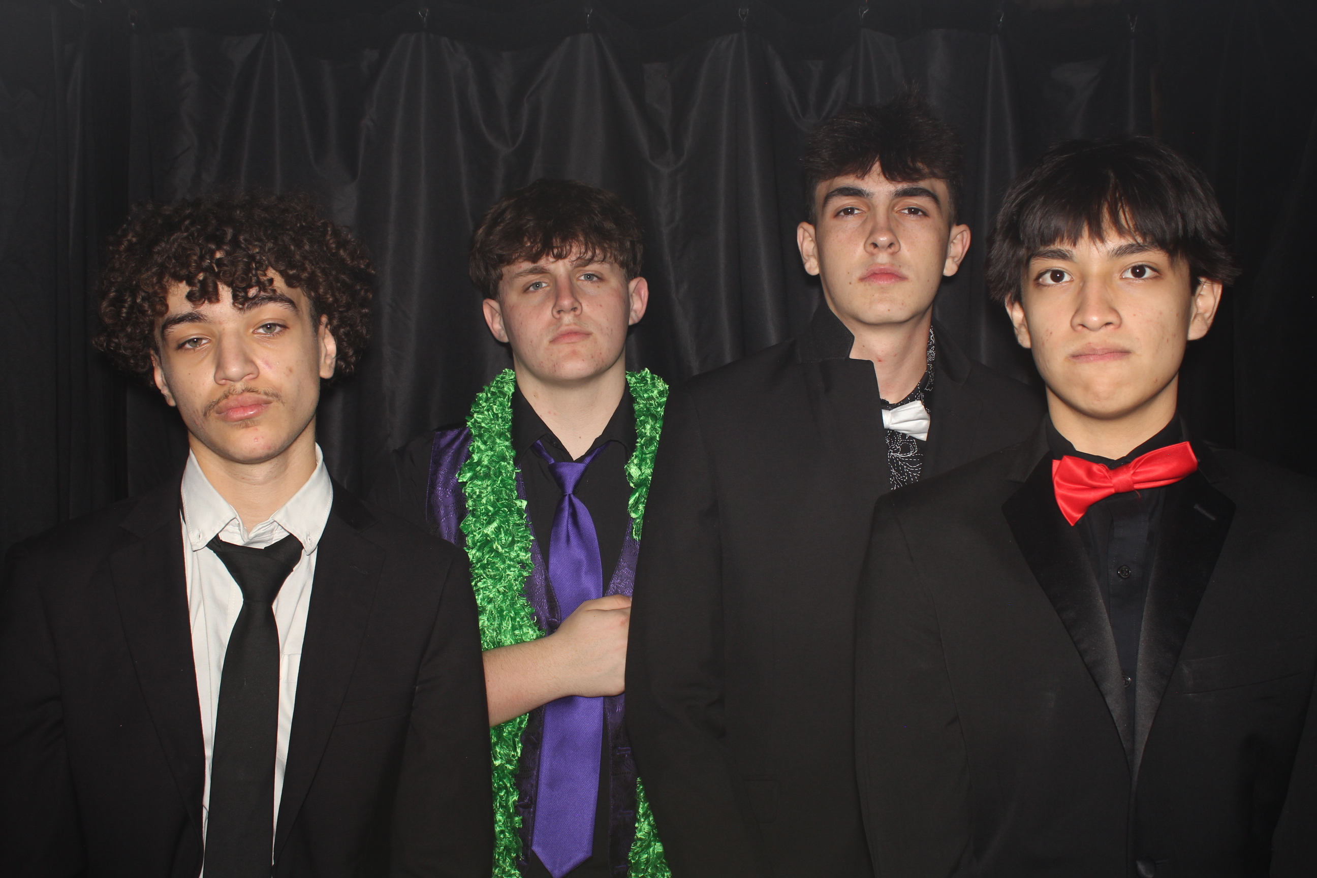 Reading Junior Senior Prom | View more photos from the event at gallery.photoboothcincy.com/u/PhotoBoothCincy/Reading-Junior-Senior-Prom-0