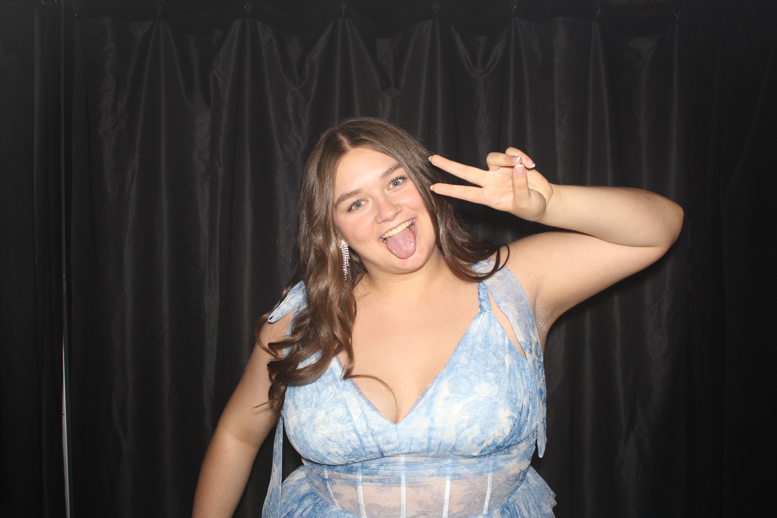Reading Junior Senior Prom | View more photos from the event at gallery.photoboothcincy.com/u/PhotoBoothCincy/Reading-Junior-Senior-Prom-0