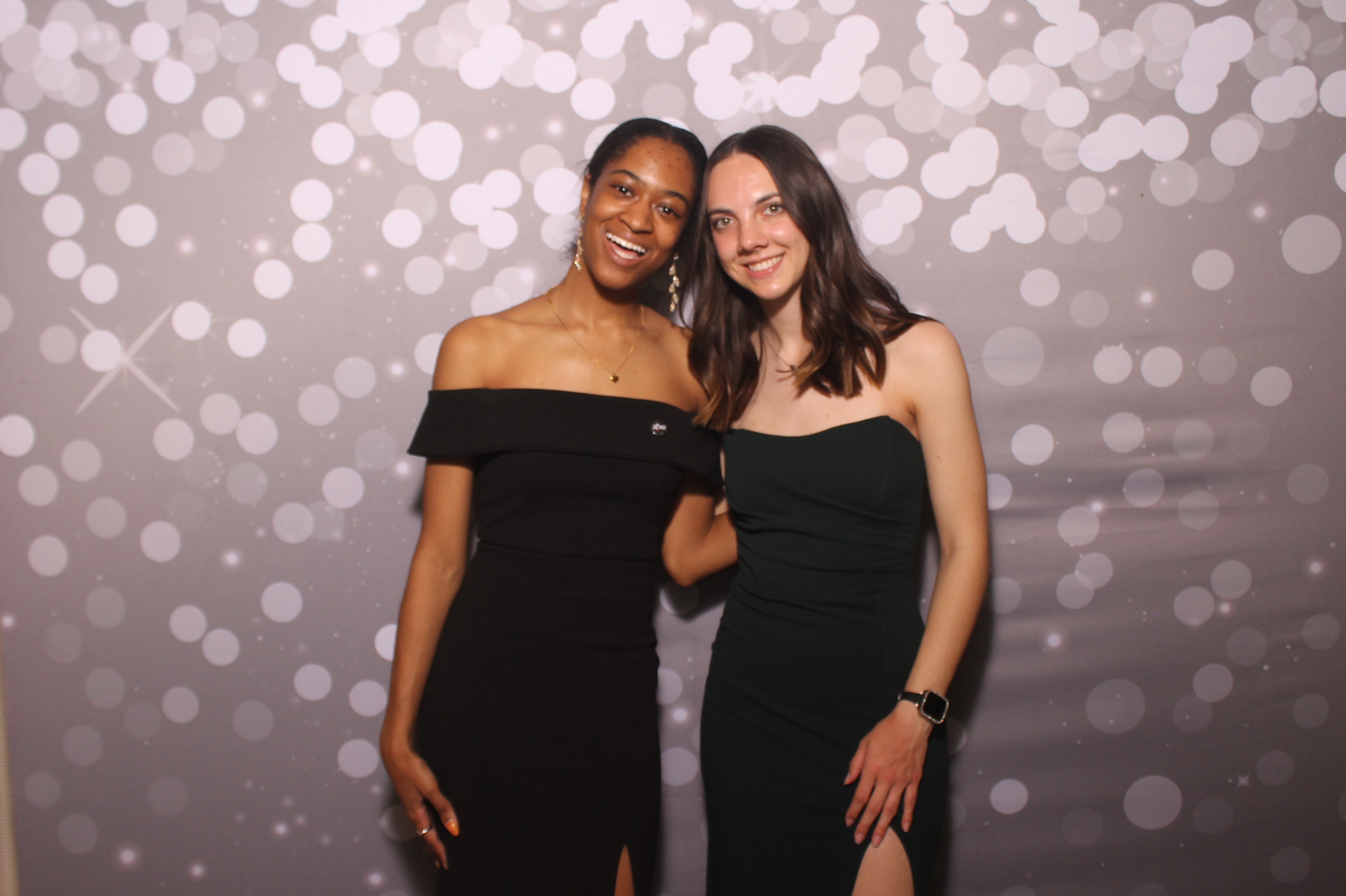 Red EOY Celebration MasqueRAdae Ball!! | View more photos from the event at gallery.photoboothcincy.com/u/PhotoBoothCincy/Red-EOY-Celebration-MasqueRAdae-Ball