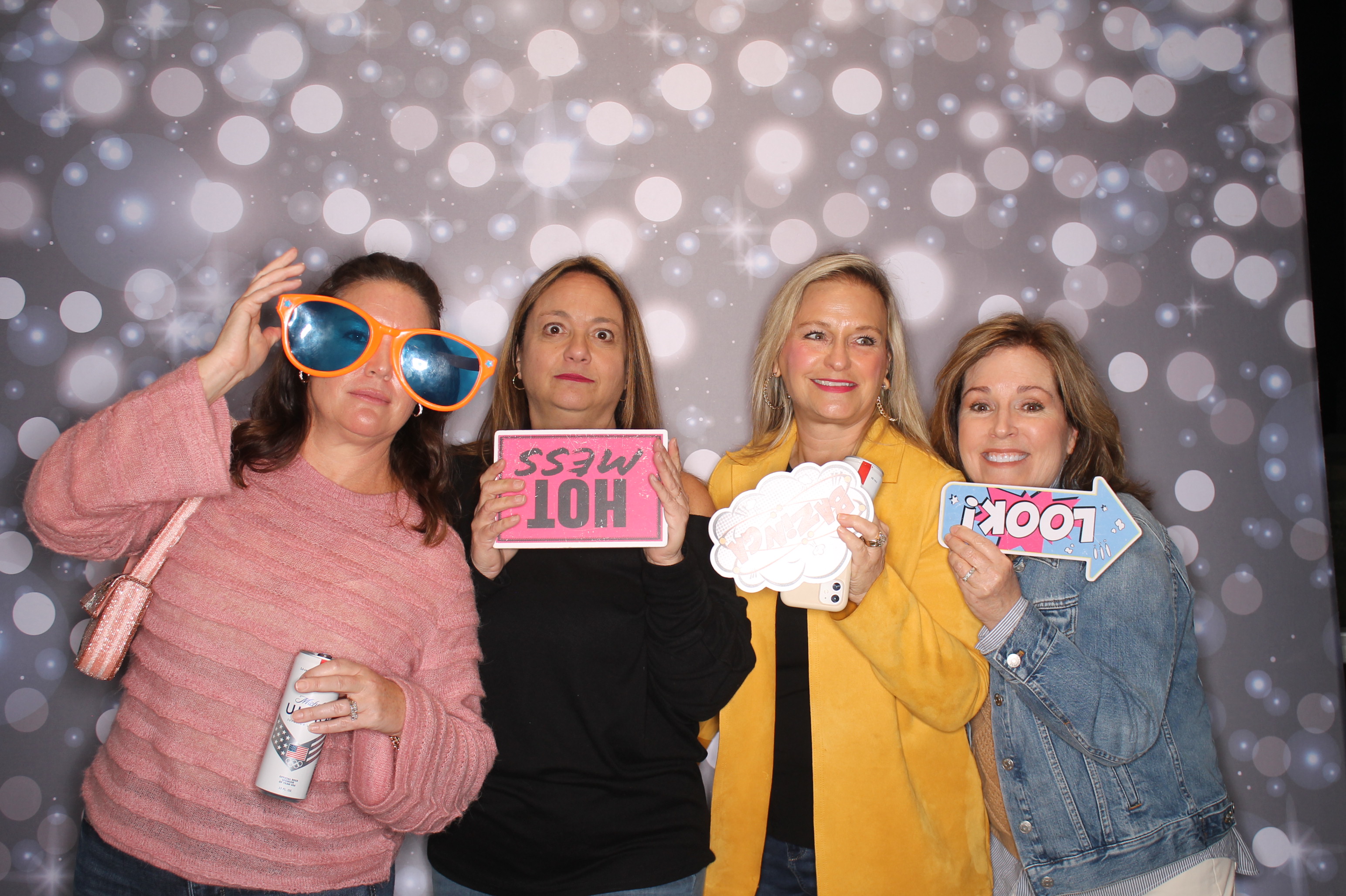 Sandy's Fabulous 50th!! | View more photos from the event at gallery.photoboothcincy.com/u/PhotoBoothCincy/Sandys-Fabulous-50th