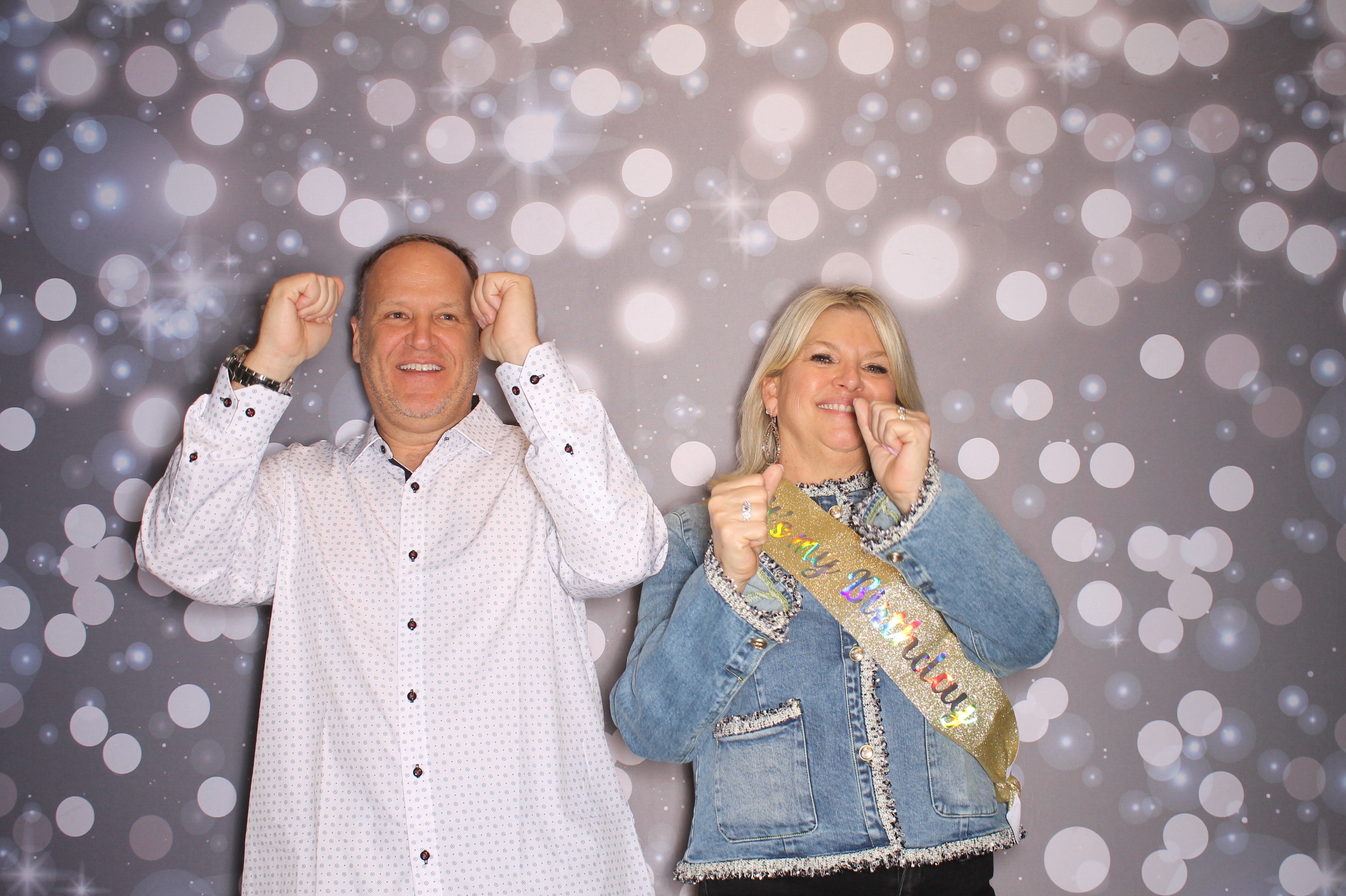 Sandy's Fabulous 50th!! | View more photos from the event at gallery.photoboothcincy.com/u/PhotoBoothCincy/Sandys-Fabulous-50th