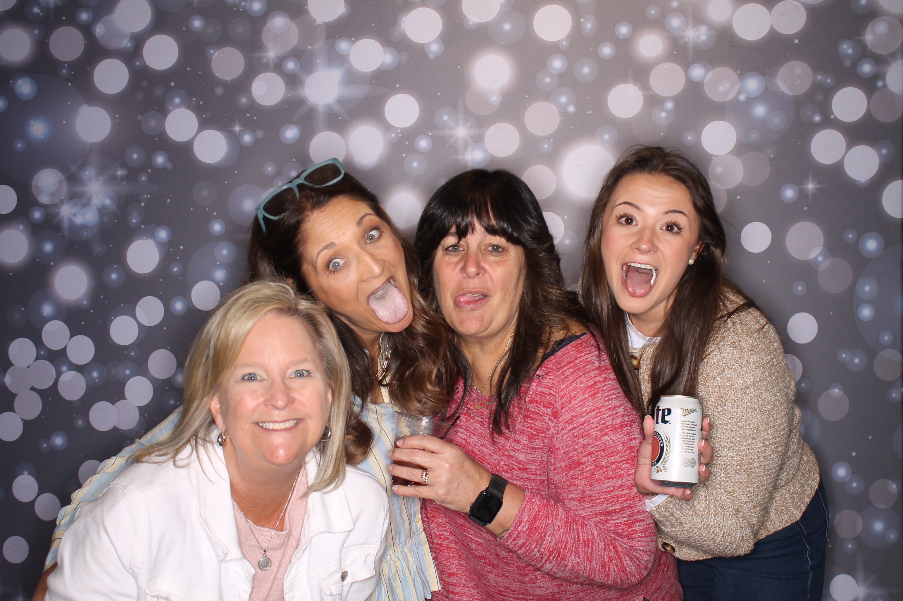 Sandy's Fabulous 50th!! | View more photos from the event at gallery.photoboothcincy.com/u/PhotoBoothCincy/Sandys-Fabulous-50th