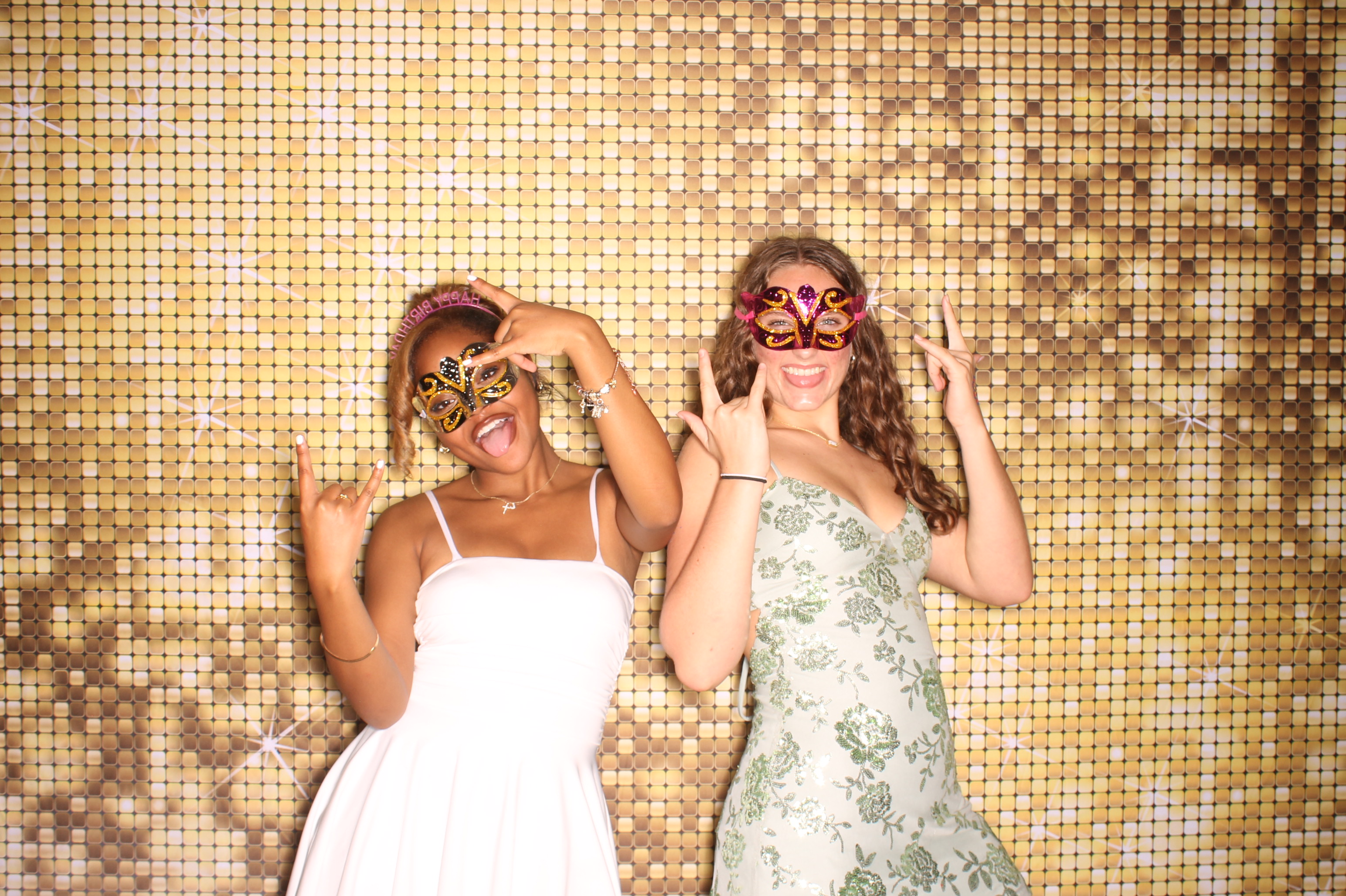 Sanni XV | View more photos from the event at gallery.photoboothcincy.com/u/PhotoBoothCincy/Sanni-XV