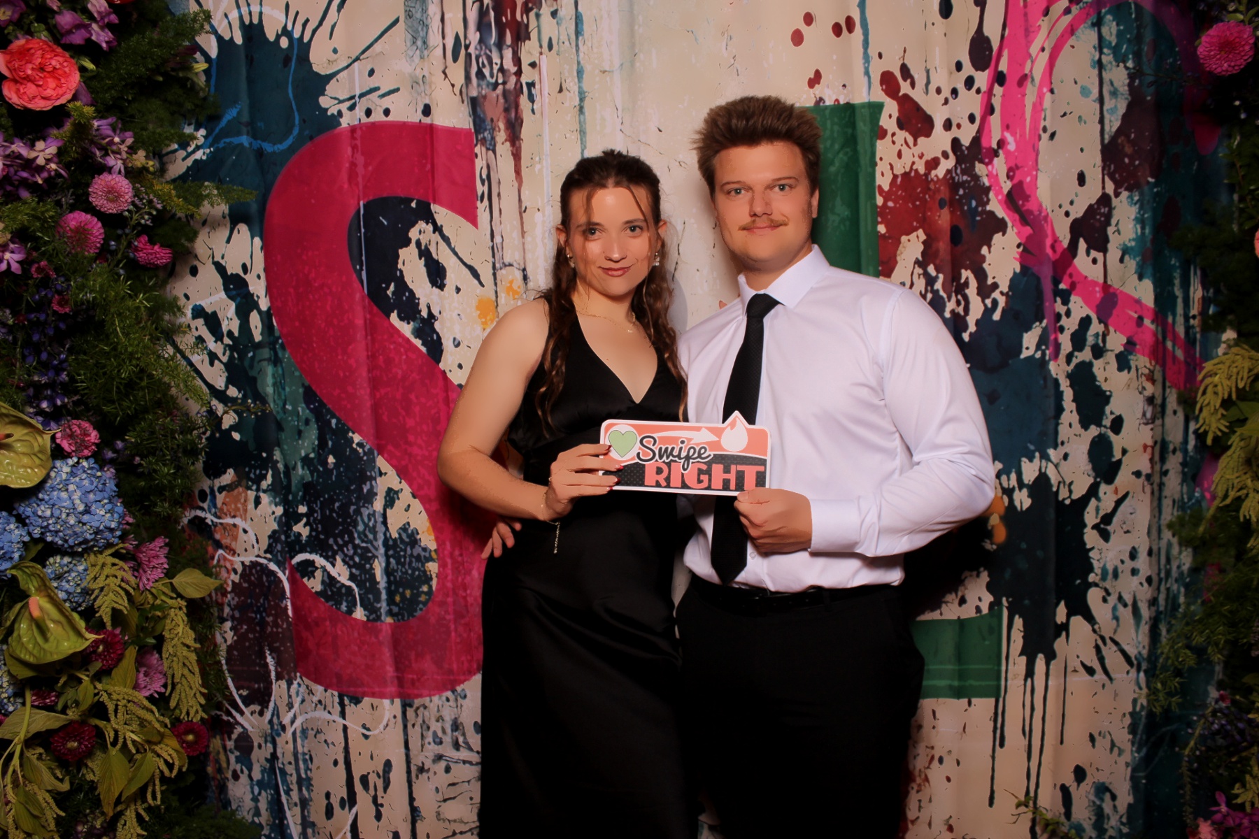 Sarah and Lake | View more photos from the event at gallery.photoboothcincy.com/u/PhotoBoothCincy/Sarah-and-Lake