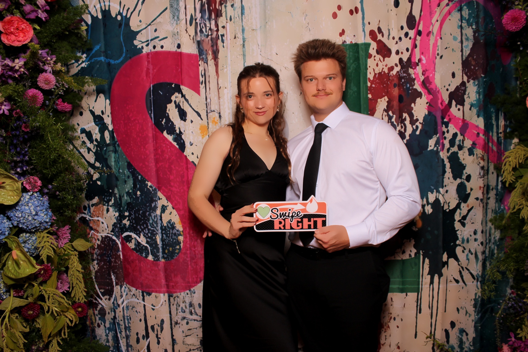 Sarah and Lake | View more photos from the event at gallery.photoboothcincy.com/u/PhotoBoothCincy/Sarah-and-Lake