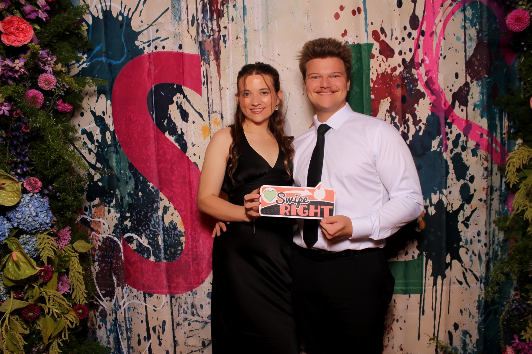 Sarah and Lake | View more photos from the event at gallery.photoboothcincy.com/u/PhotoBoothCincy/Sarah-and-Lake