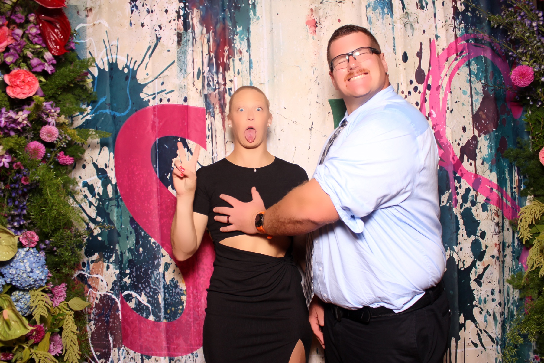 Sarah and Lake | View more photos from the event at gallery.photoboothcincy.com/u/PhotoBoothCincy/Sarah-and-Lake