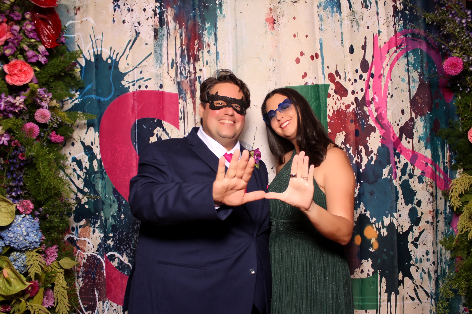 Sarah and Lake | View more photos from the event at gallery.photoboothcincy.com/u/PhotoBoothCincy/Sarah-and-Lake