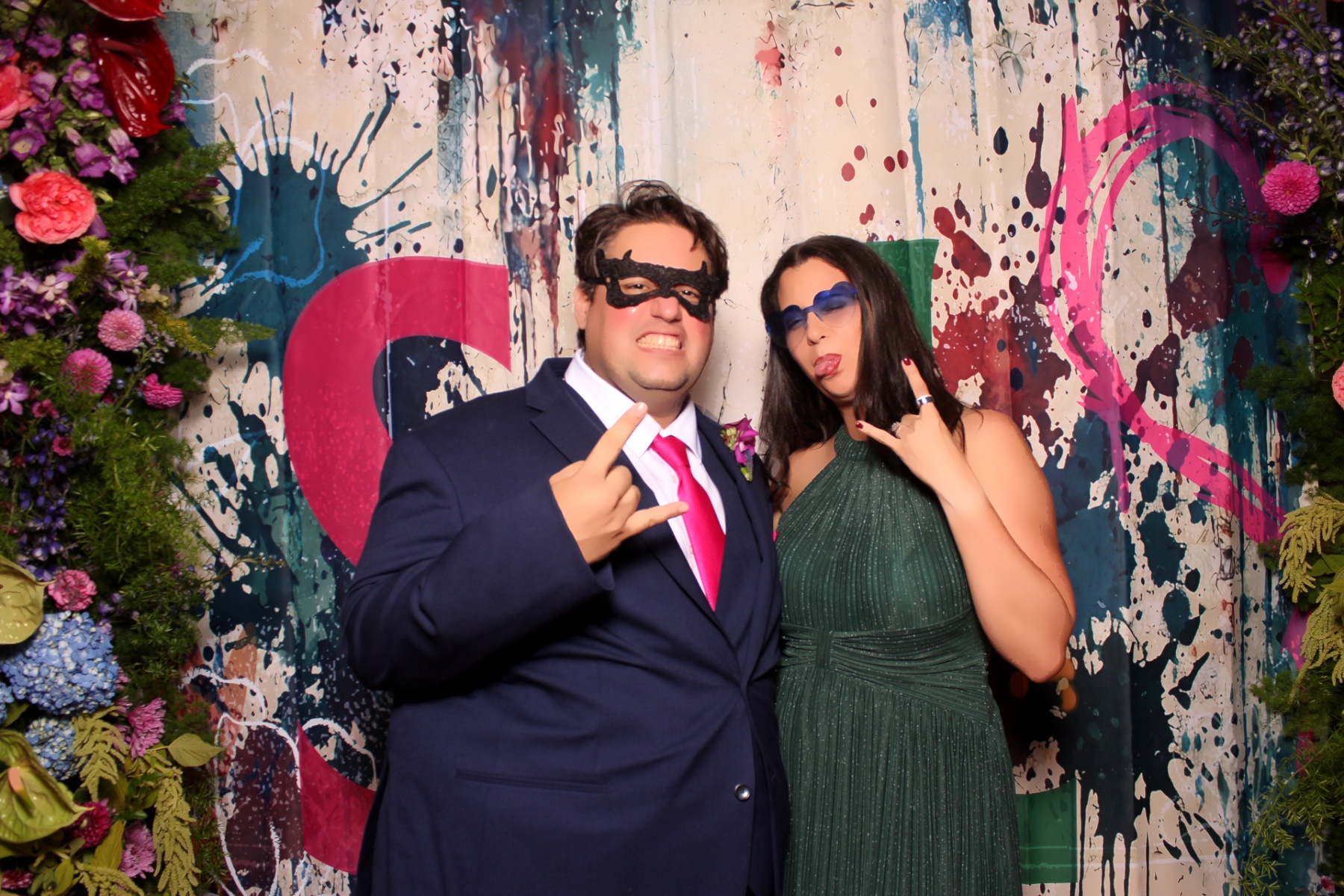 Sarah and Lake | View more photos from the event at gallery.photoboothcincy.com/u/PhotoBoothCincy/Sarah-and-Lake
