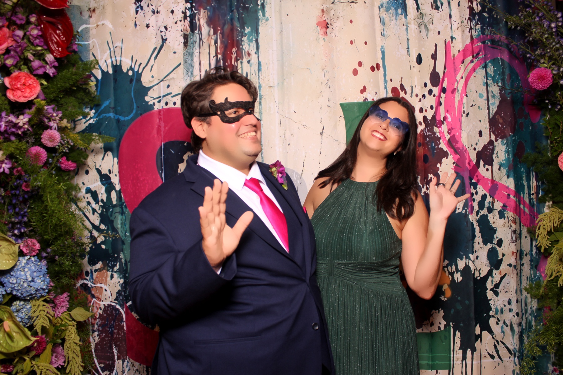 Sarah and Lake | View more photos from the event at gallery.photoboothcincy.com/u/PhotoBoothCincy/Sarah-and-Lake