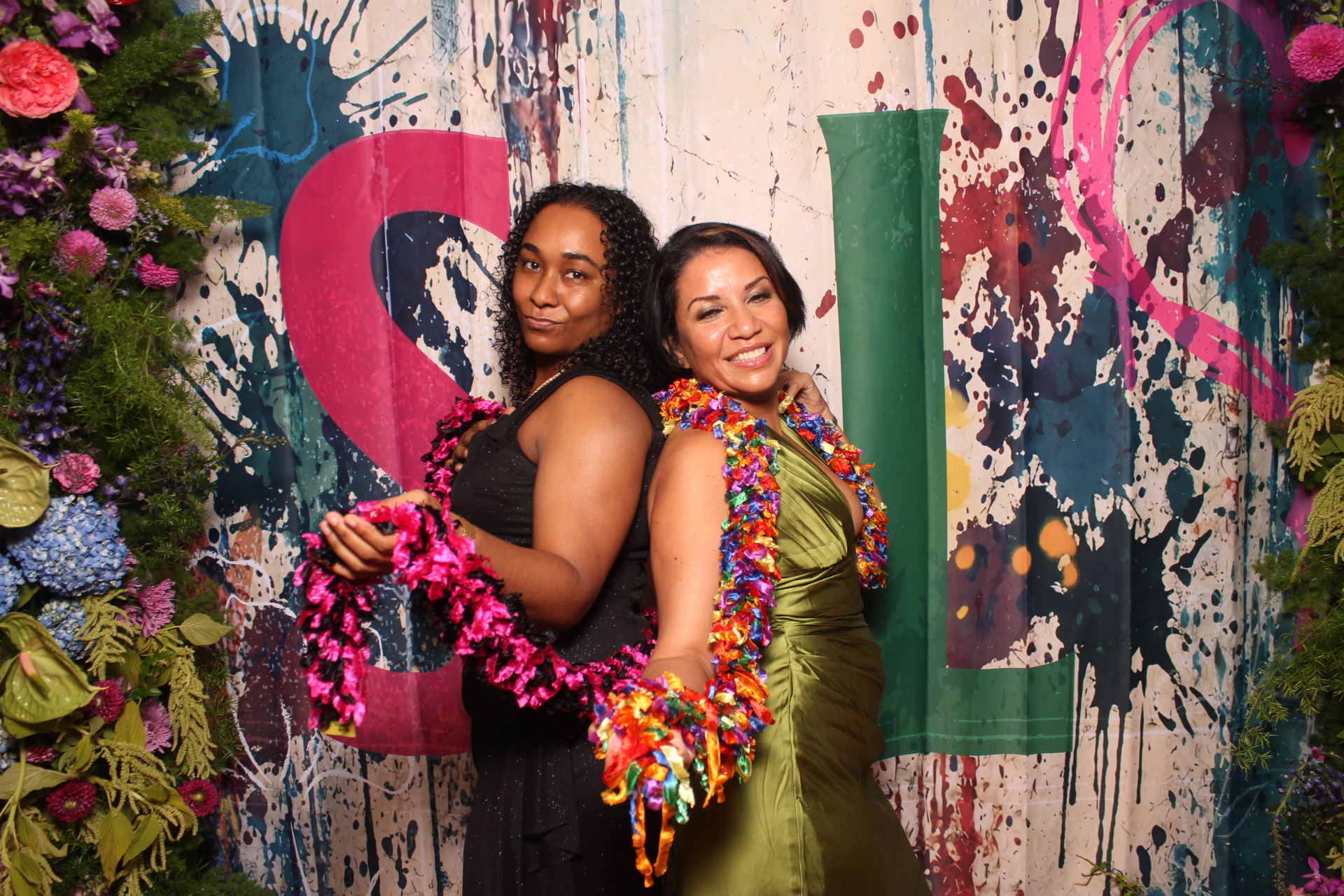 Sarah and Lake | View more photos from the event at gallery.photoboothcincy.com/u/PhotoBoothCincy/Sarah-and-Lake