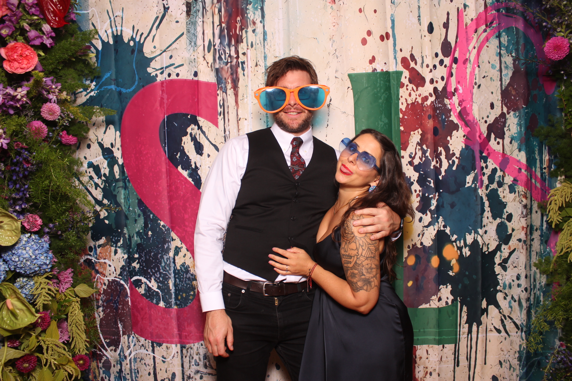 Sarah and Lake | View more photos from the event at gallery.photoboothcincy.com/u/PhotoBoothCincy/Sarah-and-Lake