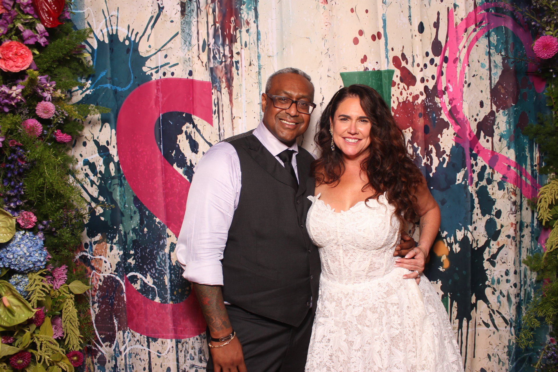Sarah and Lake | View more photos from the event at gallery.photoboothcincy.com/u/PhotoBoothCincy/Sarah-and-Lake