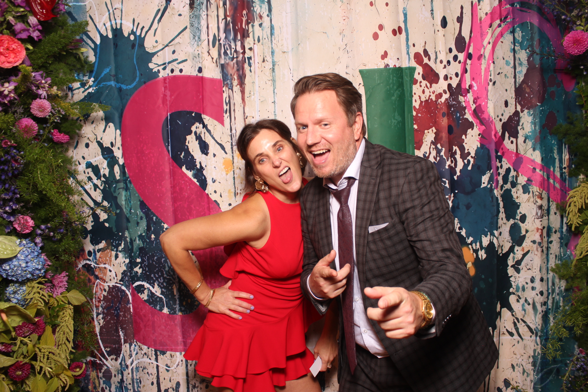 Sarah and Lake | View more photos from the event at gallery.photoboothcincy.com/u/PhotoBoothCincy/Sarah-and-Lake