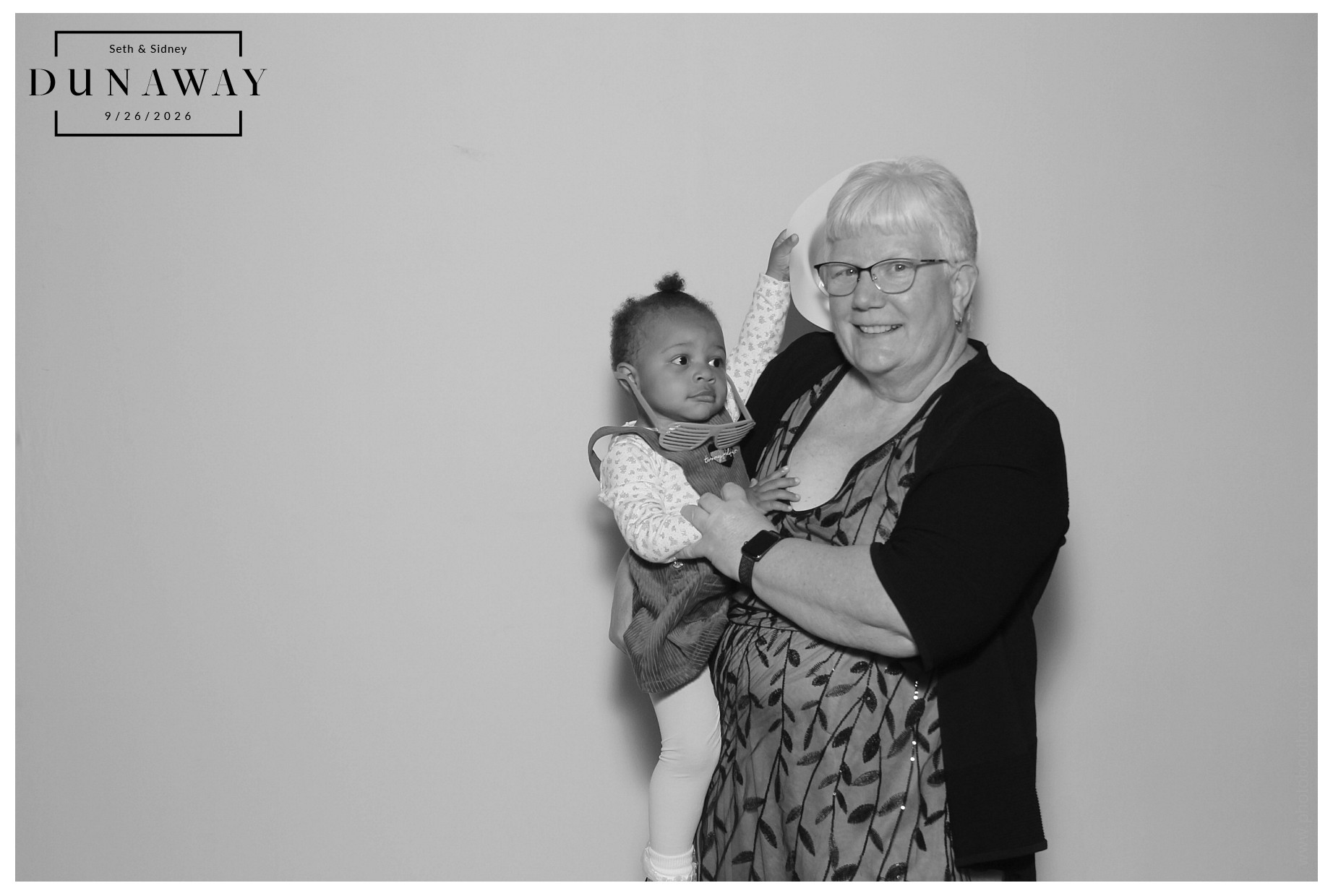 Sidney & Seth Wedding | View more photos from the event at gallery.photoboothcincy.com/u/PhotoBoothCincy/Sidney-Seth-Wedding