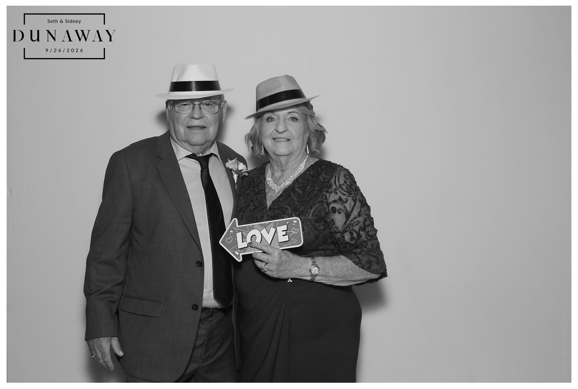 Sidney & Seth Wedding | View more photos from the event at gallery.photoboothcincy.com/u/PhotoBoothCincy/Sidney-Seth-Wedding