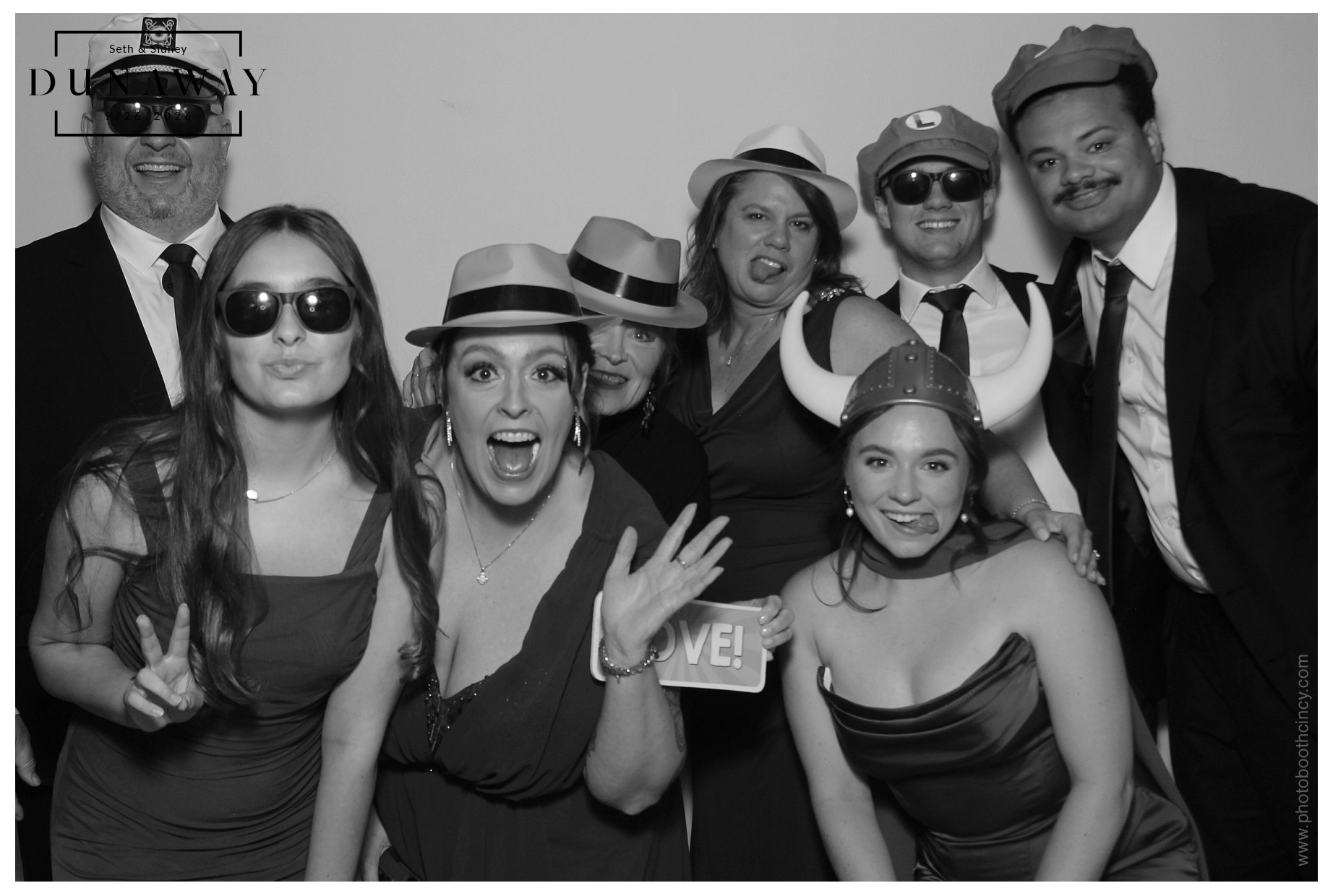 Sidney & Seth Wedding | View more photos from the event at gallery.photoboothcincy.com/u/PhotoBoothCincy/Sidney-Seth-Wedding