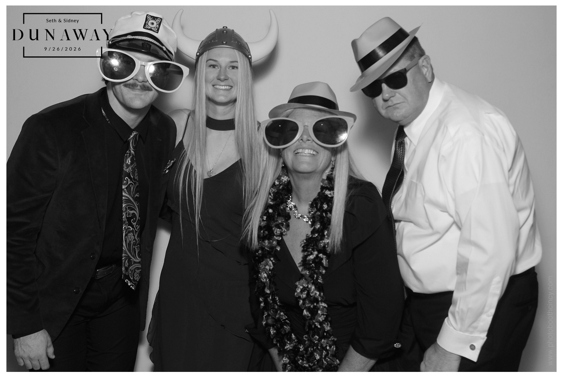 Sidney & Seth Wedding | View more photos from the event at gallery.photoboothcincy.com/u/PhotoBoothCincy/Sidney-Seth-Wedding