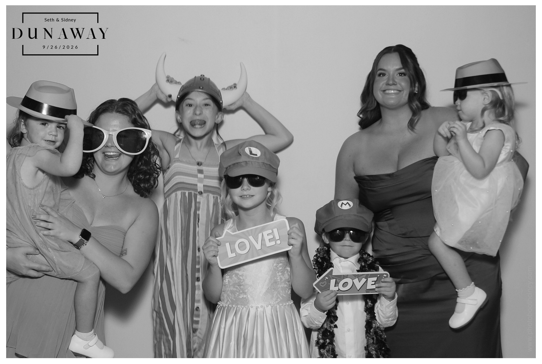 Sidney & Seth Wedding | View more photos from the event at gallery.photoboothcincy.com/u/PhotoBoothCincy/Sidney-Seth-Wedding