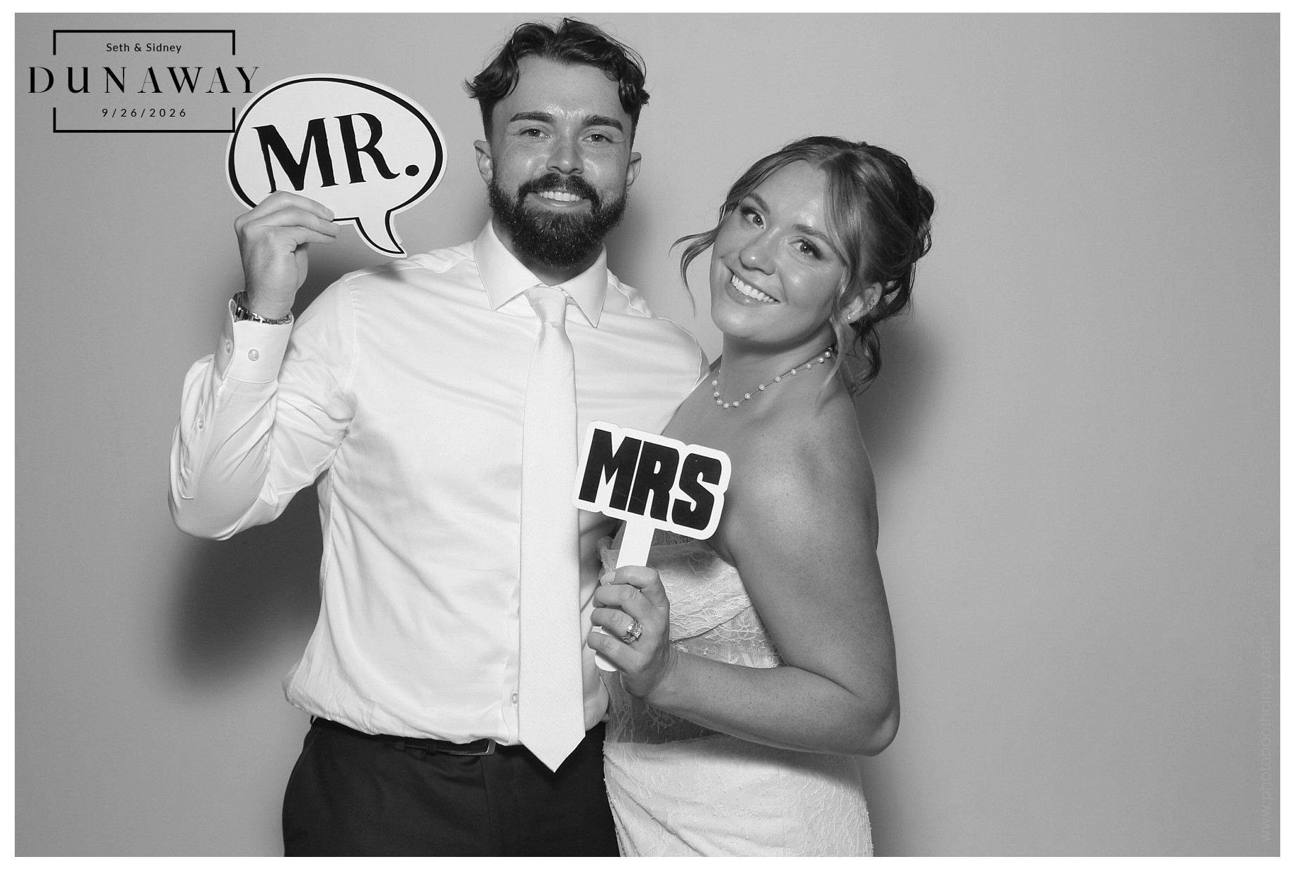 Sidney & Seth Wedding | View more photos from the event at gallery.photoboothcincy.com/u/PhotoBoothCincy/Sidney-Seth-Wedding