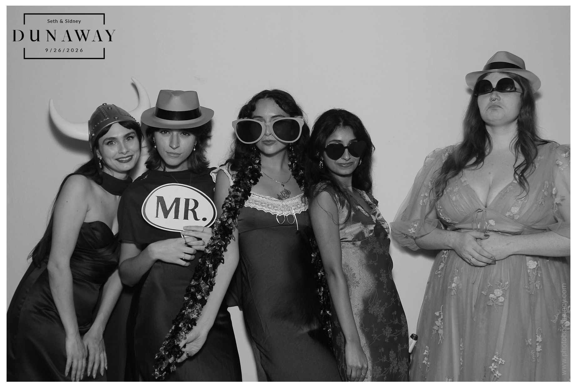 Sidney & Seth Wedding | View more photos from the event at gallery.photoboothcincy.com/u/PhotoBoothCincy/Sidney-Seth-Wedding