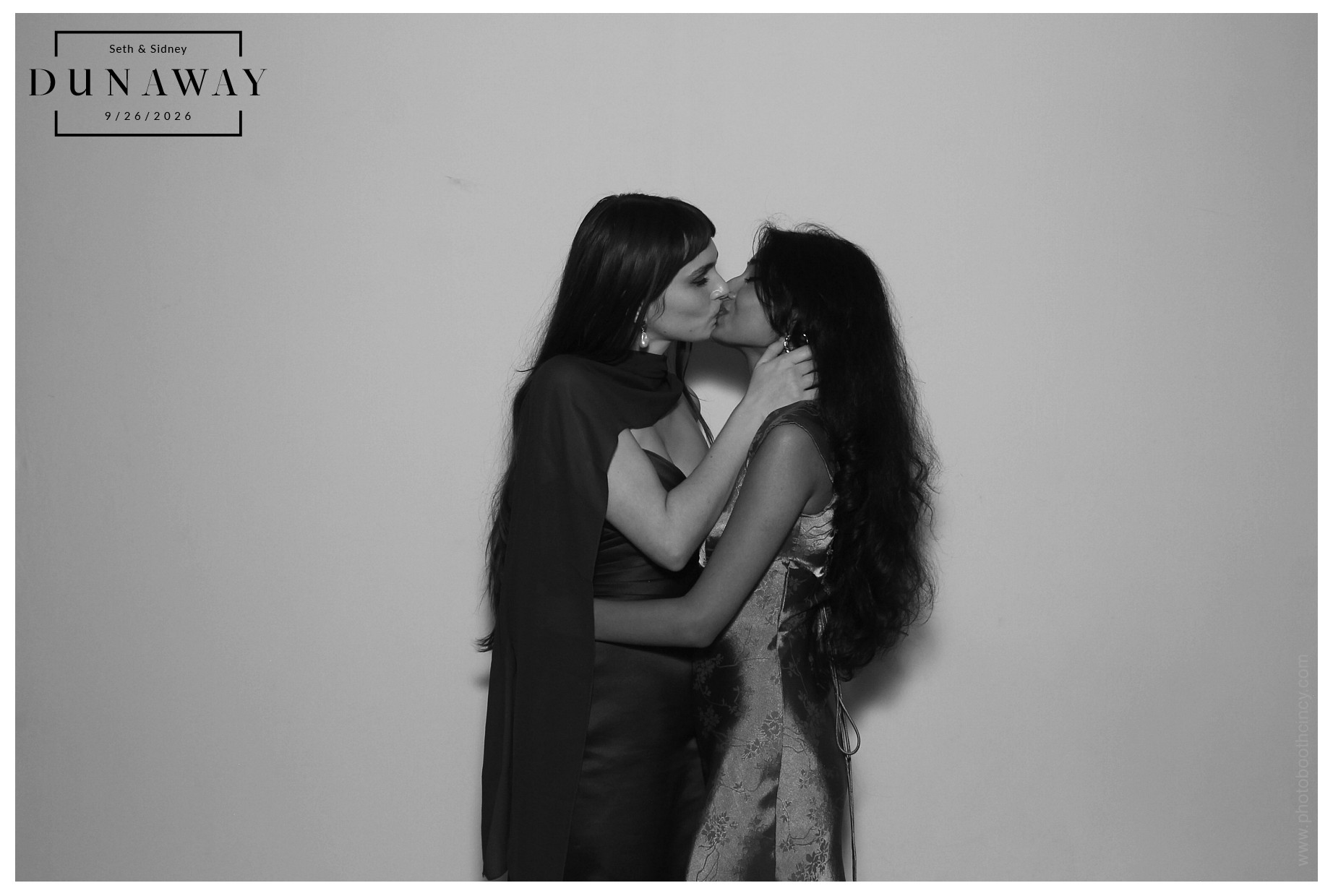 Sidney & Seth Wedding | View more photos from the event at gallery.photoboothcincy.com/u/PhotoBoothCincy/Sidney-Seth-Wedding