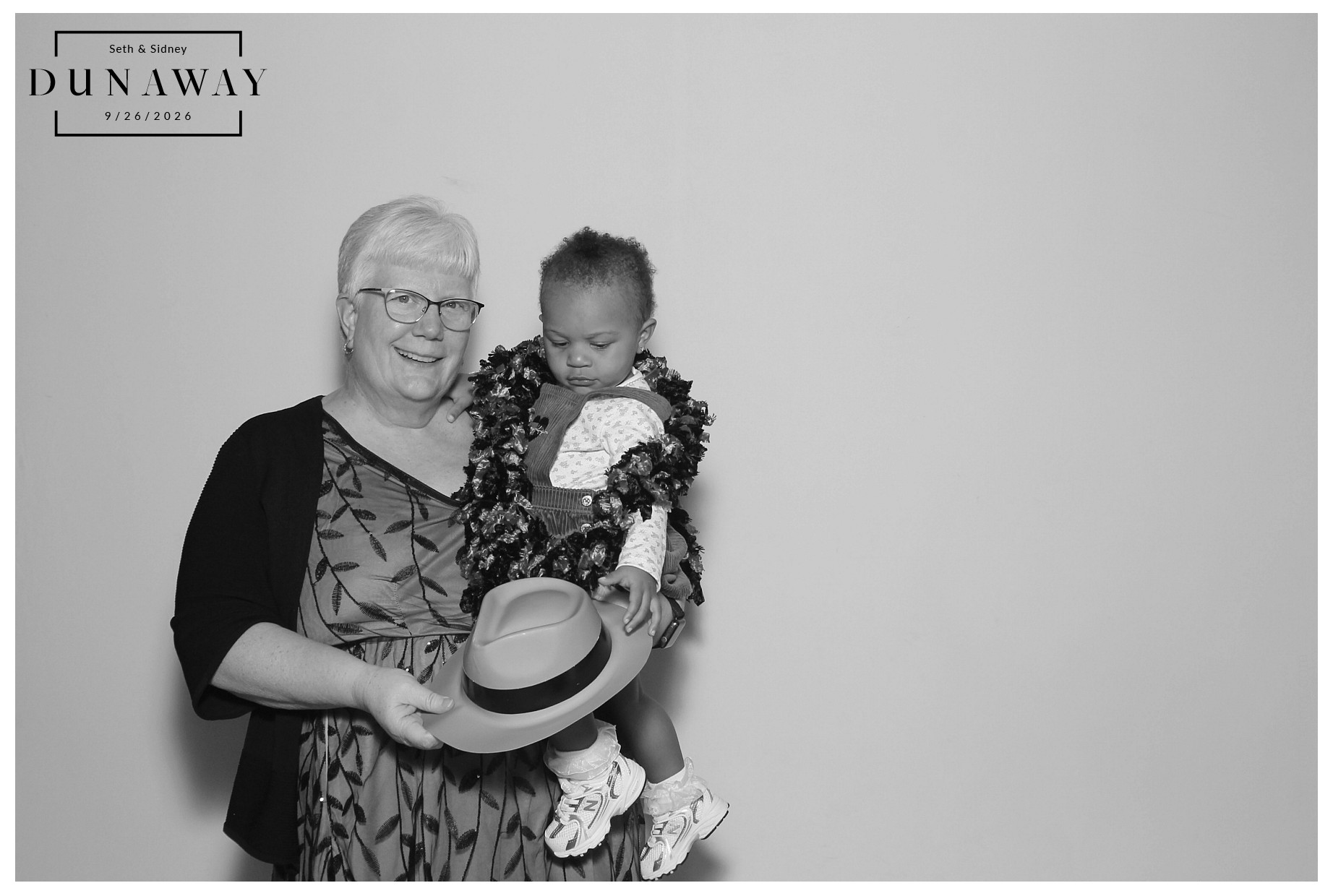 Sidney & Seth Wedding | View more photos from the event at gallery.photoboothcincy.com/u/PhotoBoothCincy/Sidney-Seth-Wedding