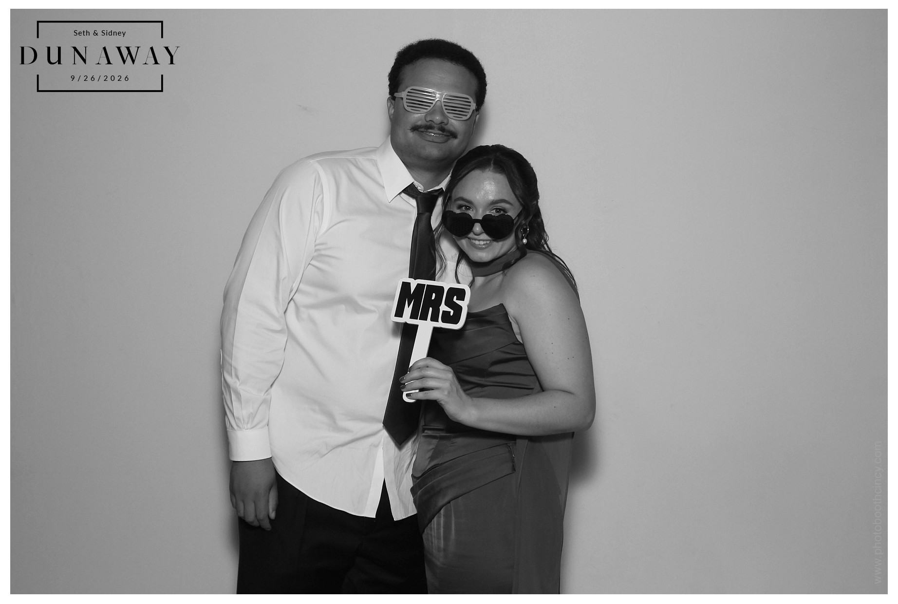 Sidney & Seth Wedding | View more photos from the event at gallery.photoboothcincy.com/u/PhotoBoothCincy/Sidney-Seth-Wedding