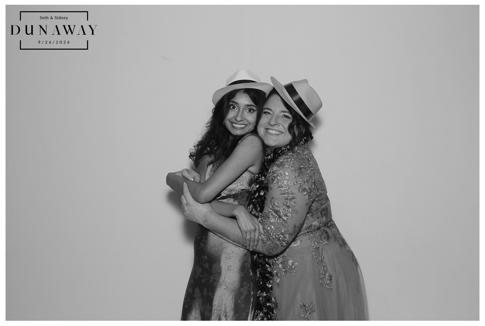 Sidney & Seth Wedding | View more photos from the event at gallery.photoboothcincy.com/u/PhotoBoothCincy/Sidney-Seth-Wedding