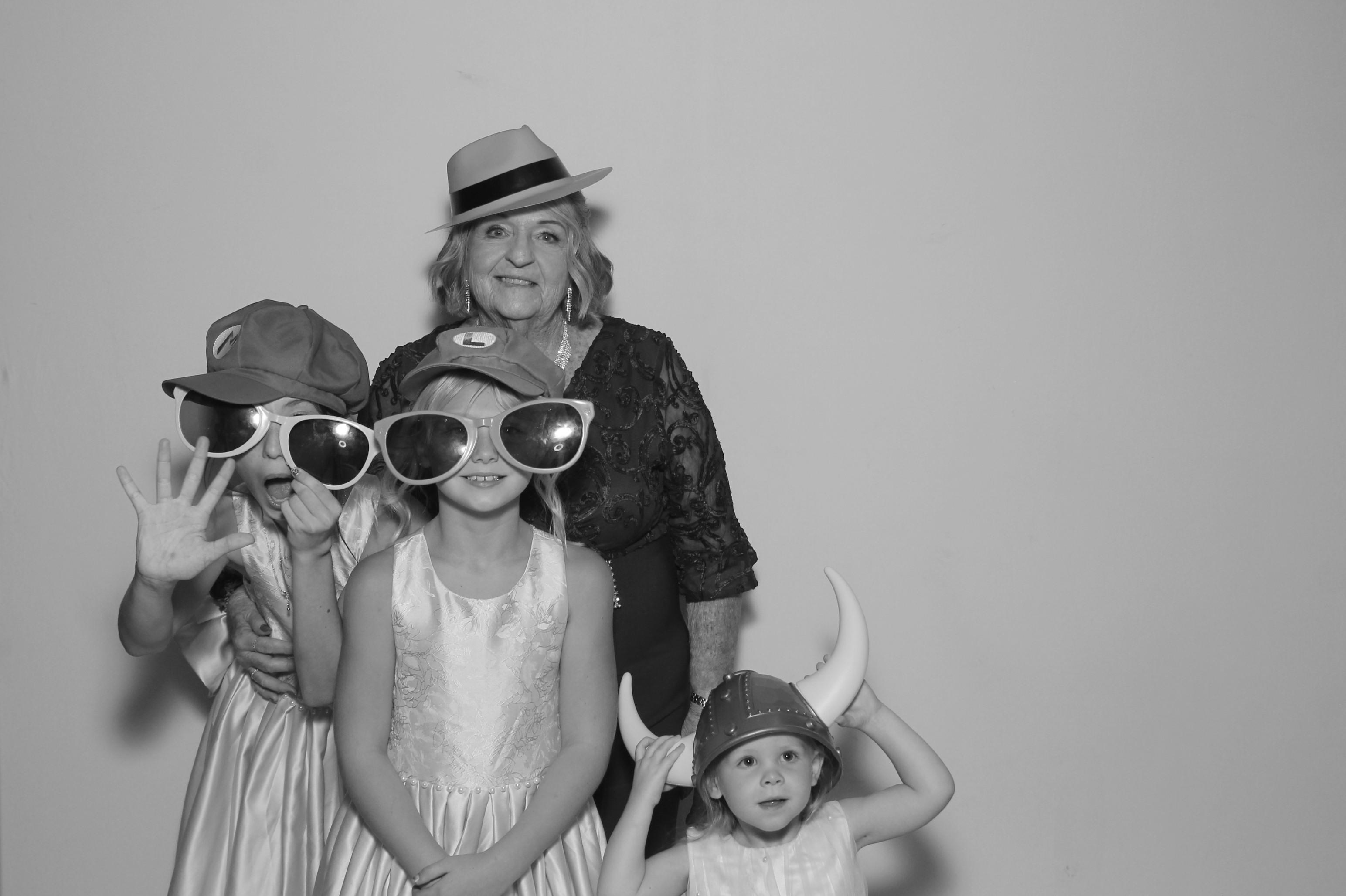 Sidney & Seth Wedding | View more photos from the event at gallery.photoboothcincy.com/u/PhotoBoothCincy/Sidney-Seth-Wedding