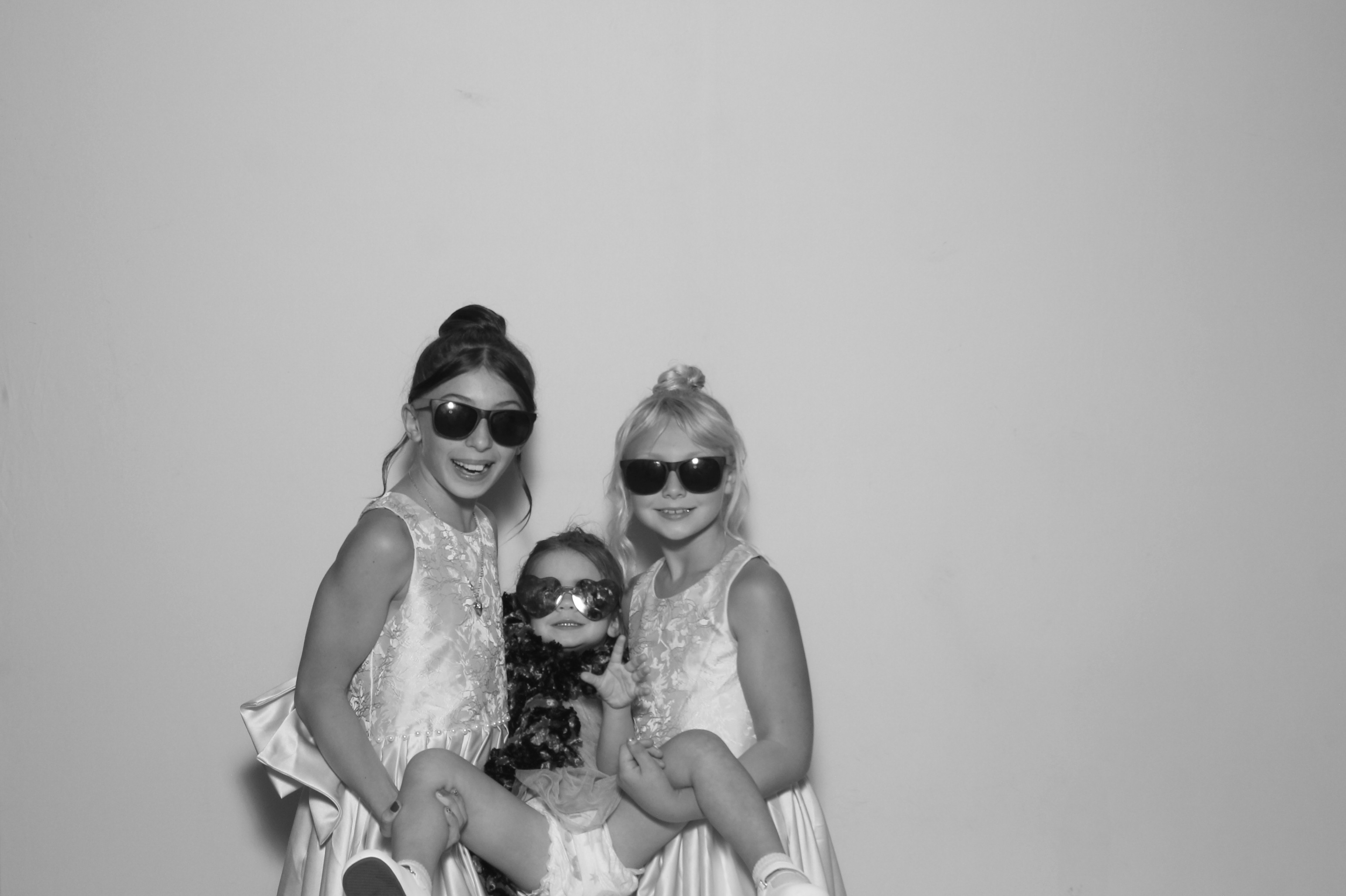 Sidney & Seth Wedding | View more photos from the event at gallery.photoboothcincy.com/u/PhotoBoothCincy/Sidney-Seth-Wedding