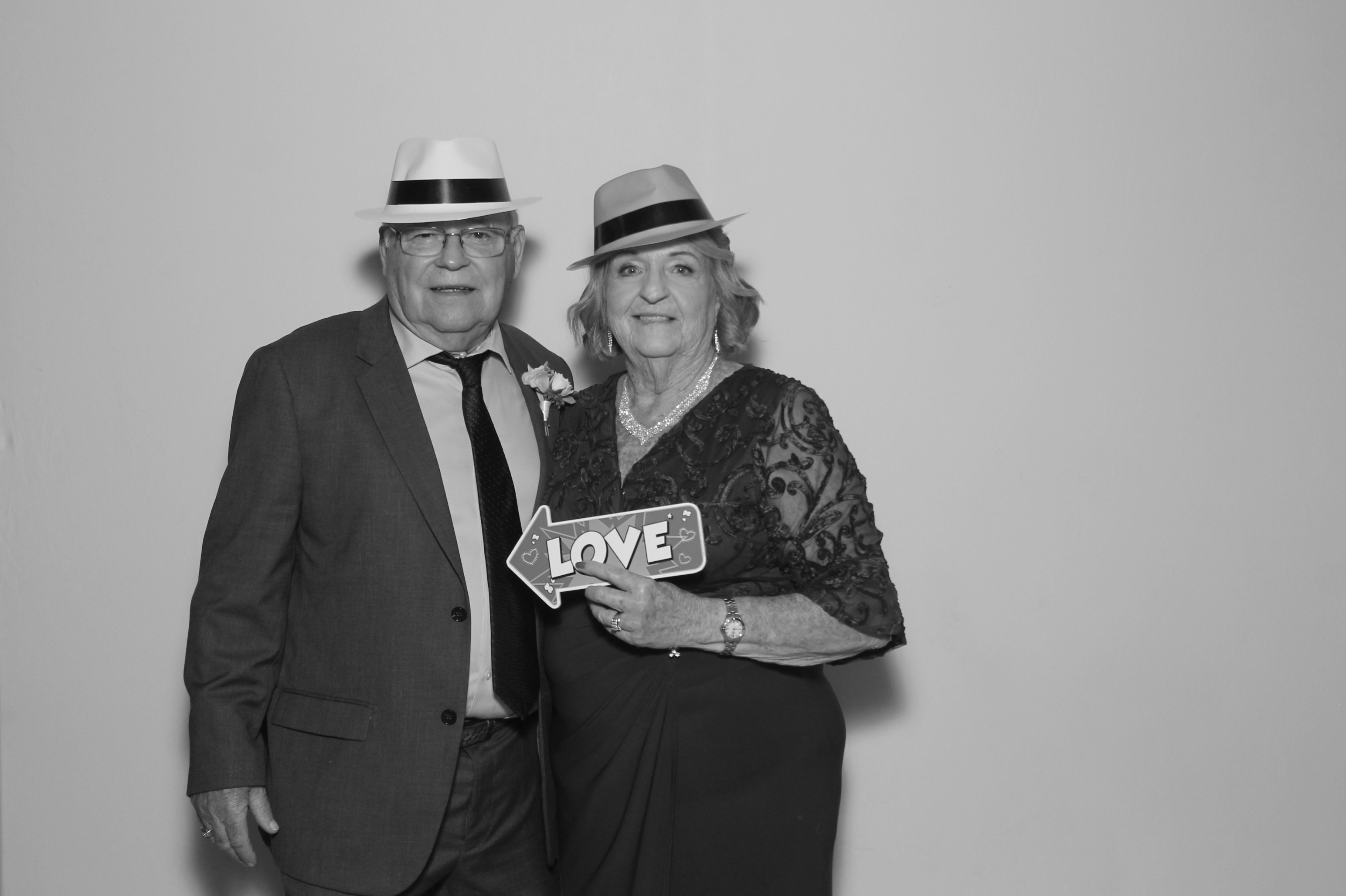 Sidney & Seth Wedding | View more photos from the event at gallery.photoboothcincy.com/u/PhotoBoothCincy/Sidney-Seth-Wedding