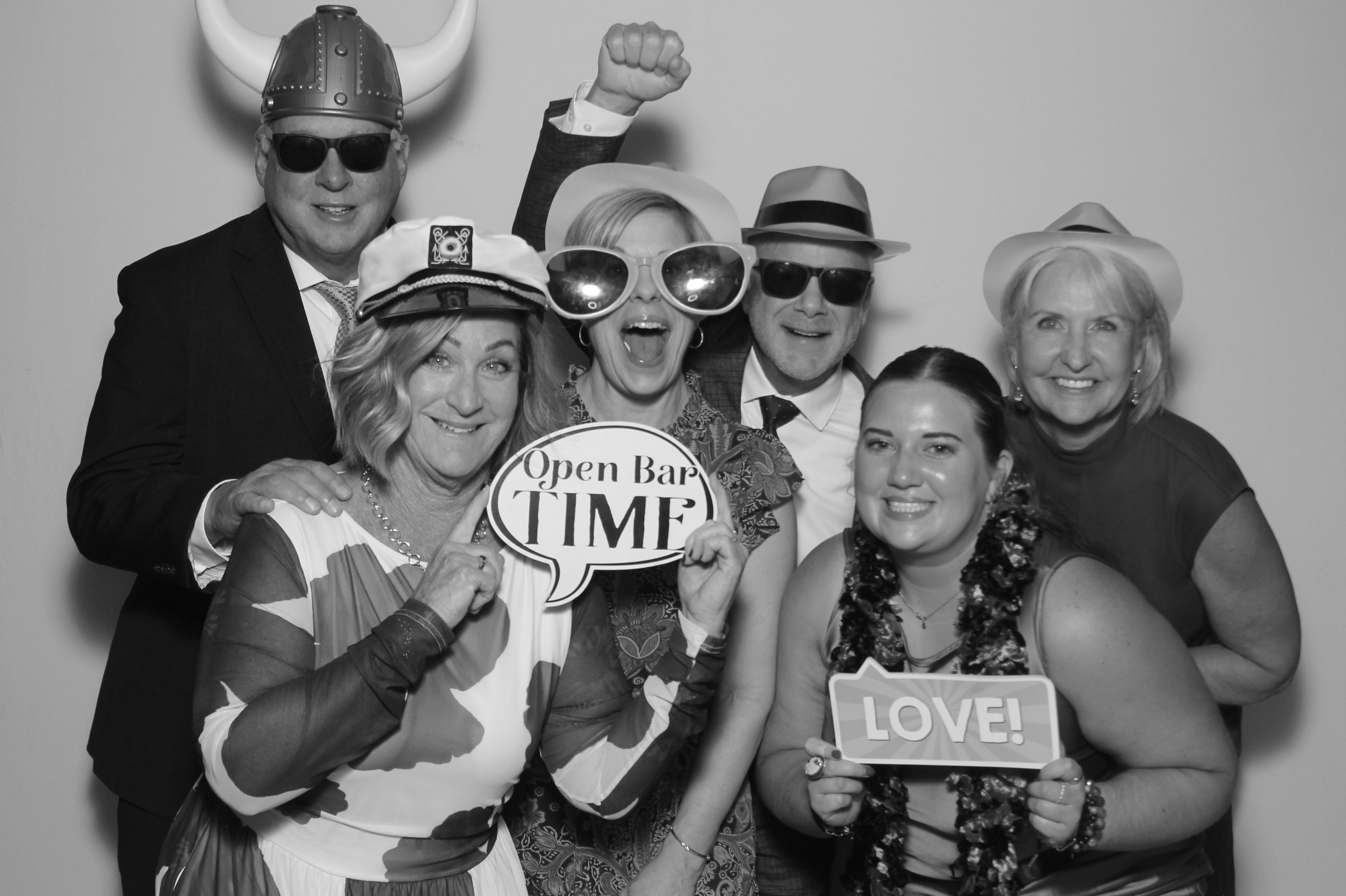 Sidney & Seth Wedding | View more photos from the event at gallery.photoboothcincy.com/u/PhotoBoothCincy/Sidney-Seth-Wedding
