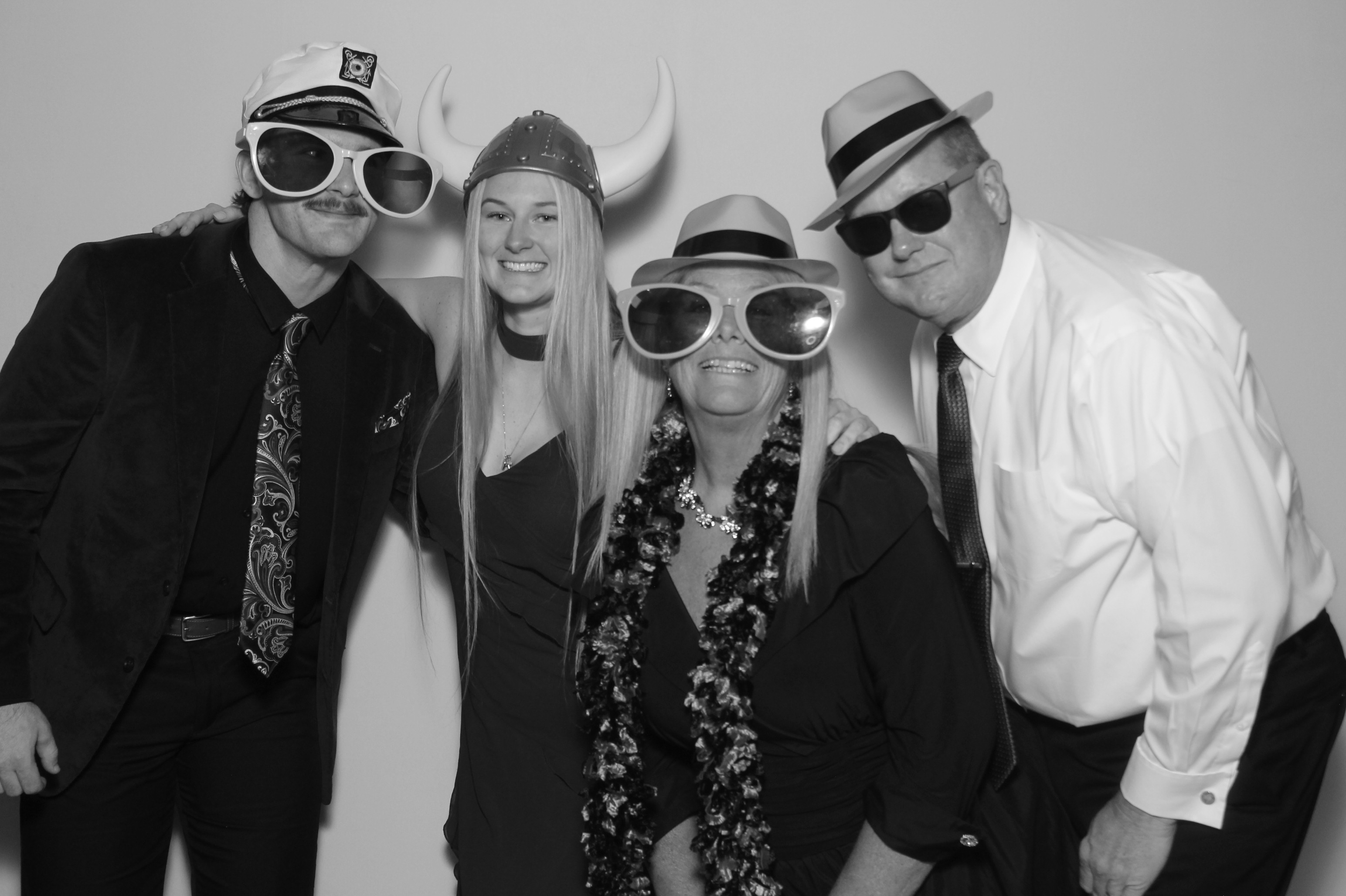 Sidney & Seth Wedding | View more photos from the event at gallery.photoboothcincy.com/u/PhotoBoothCincy/Sidney-Seth-Wedding